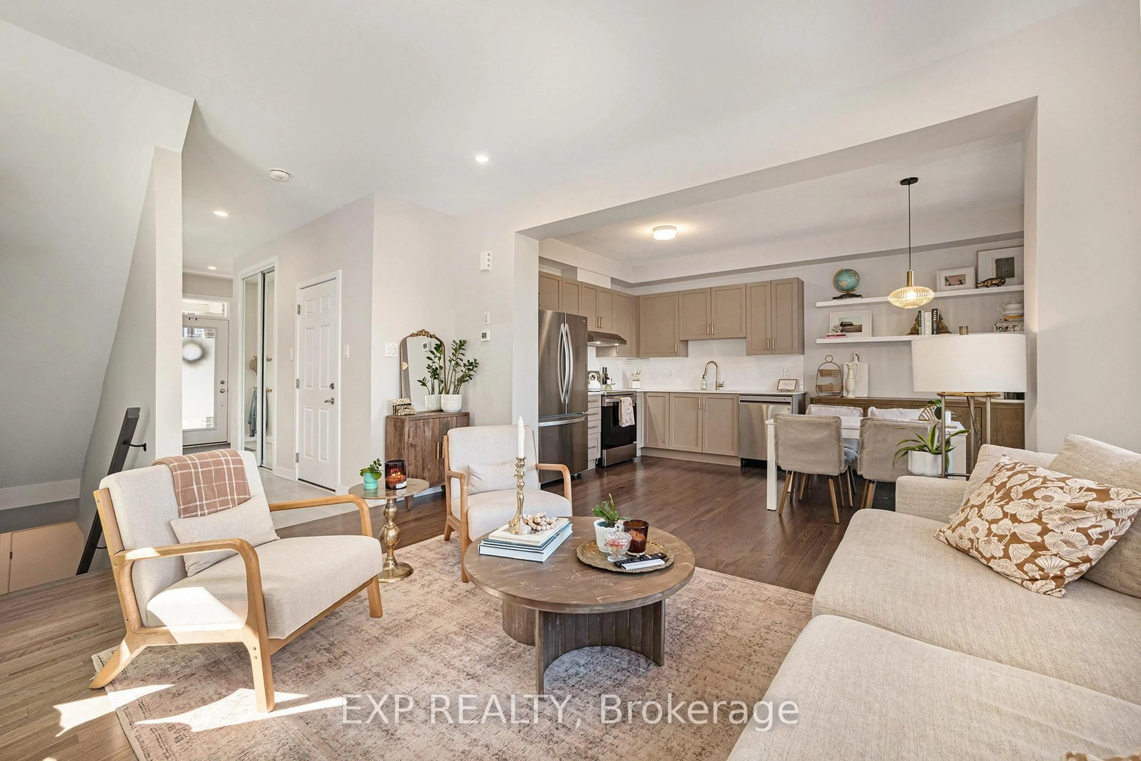 Open concept kitchen, unknown for 2006 Postilion St, Richmond Ontario K0A 2Z0