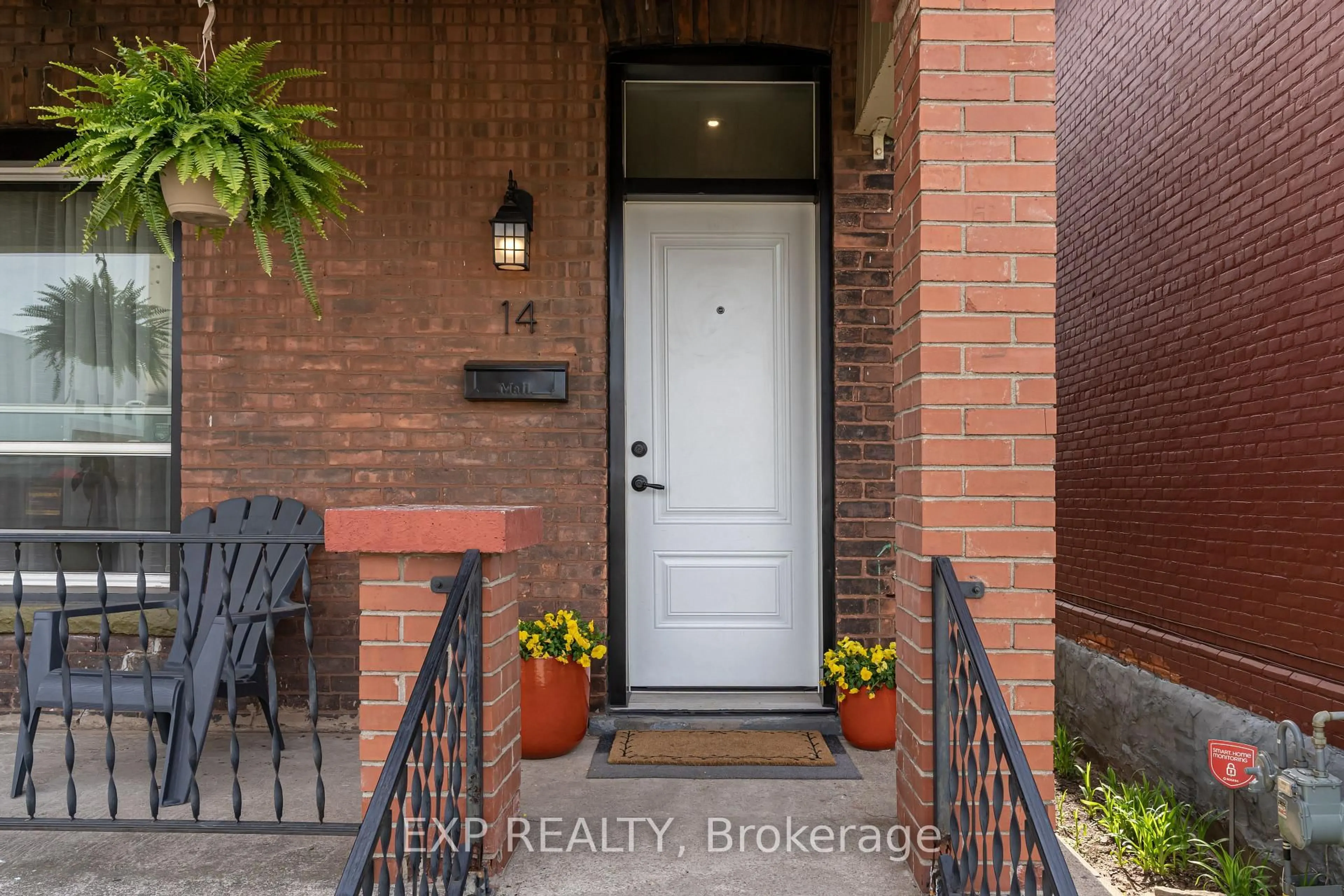 Indoor entryway for 14 Milton Ave, Hamilton Ontario L8L 6E6