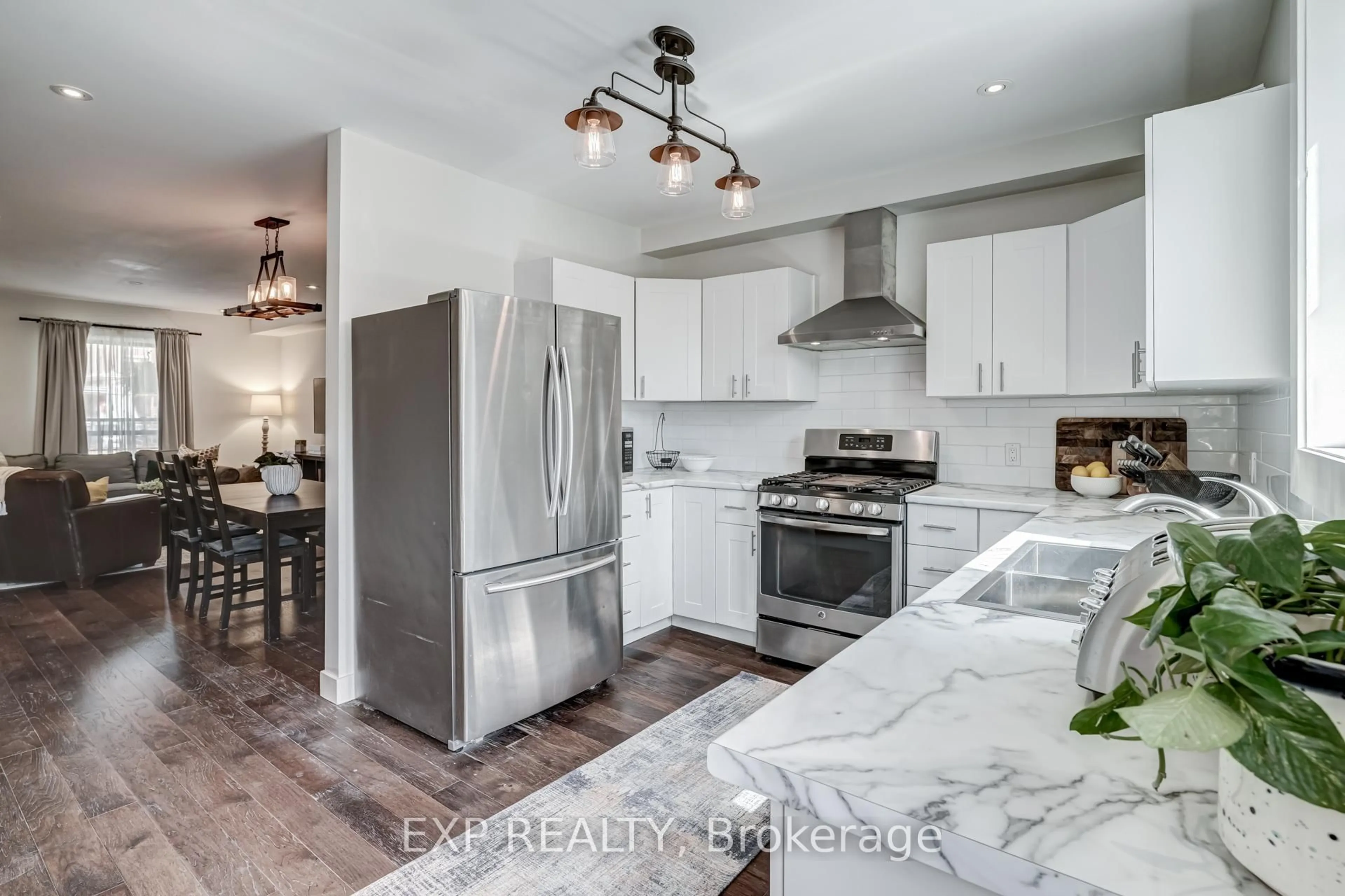 Open concept kitchen, ceramic/tile floor for 14 Milton Ave, Hamilton Ontario L8L 6E6