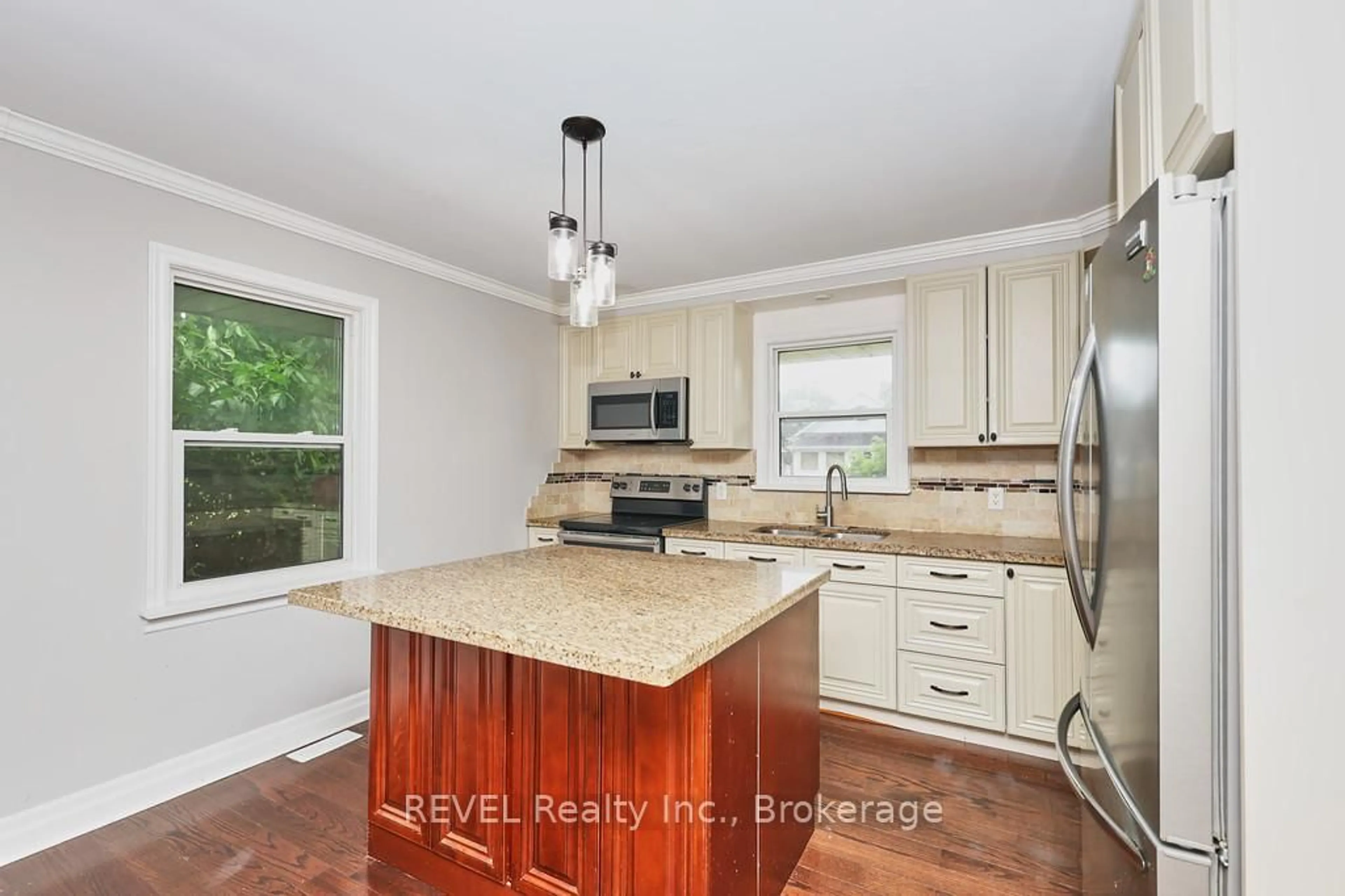 Open concept kitchen, unknown for 42 Chalmers St, St. Catharines Ontario L2M 5C8