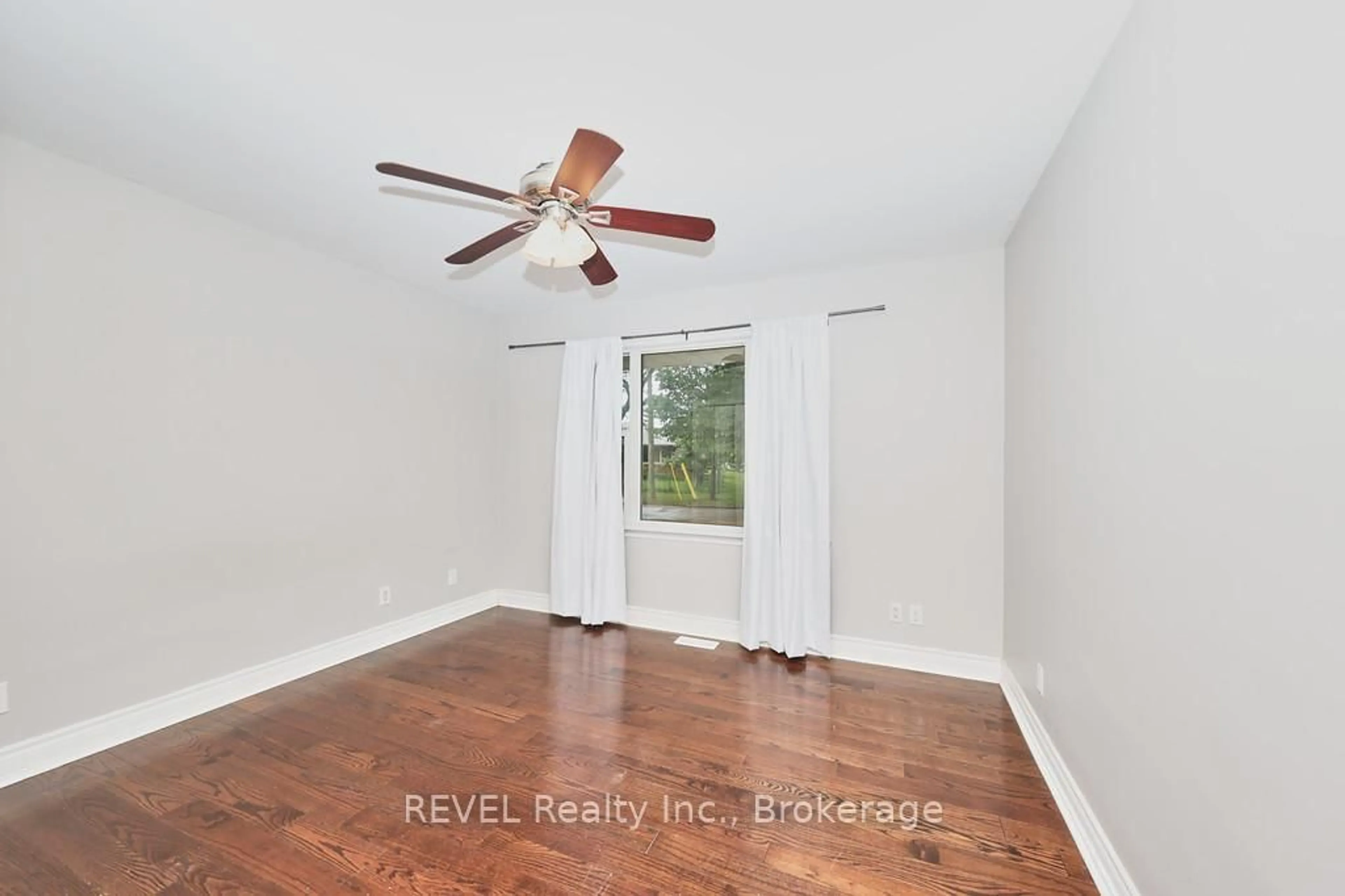 A pic of a room for 42 Chalmers St, St. Catharines Ontario L2M 5C8