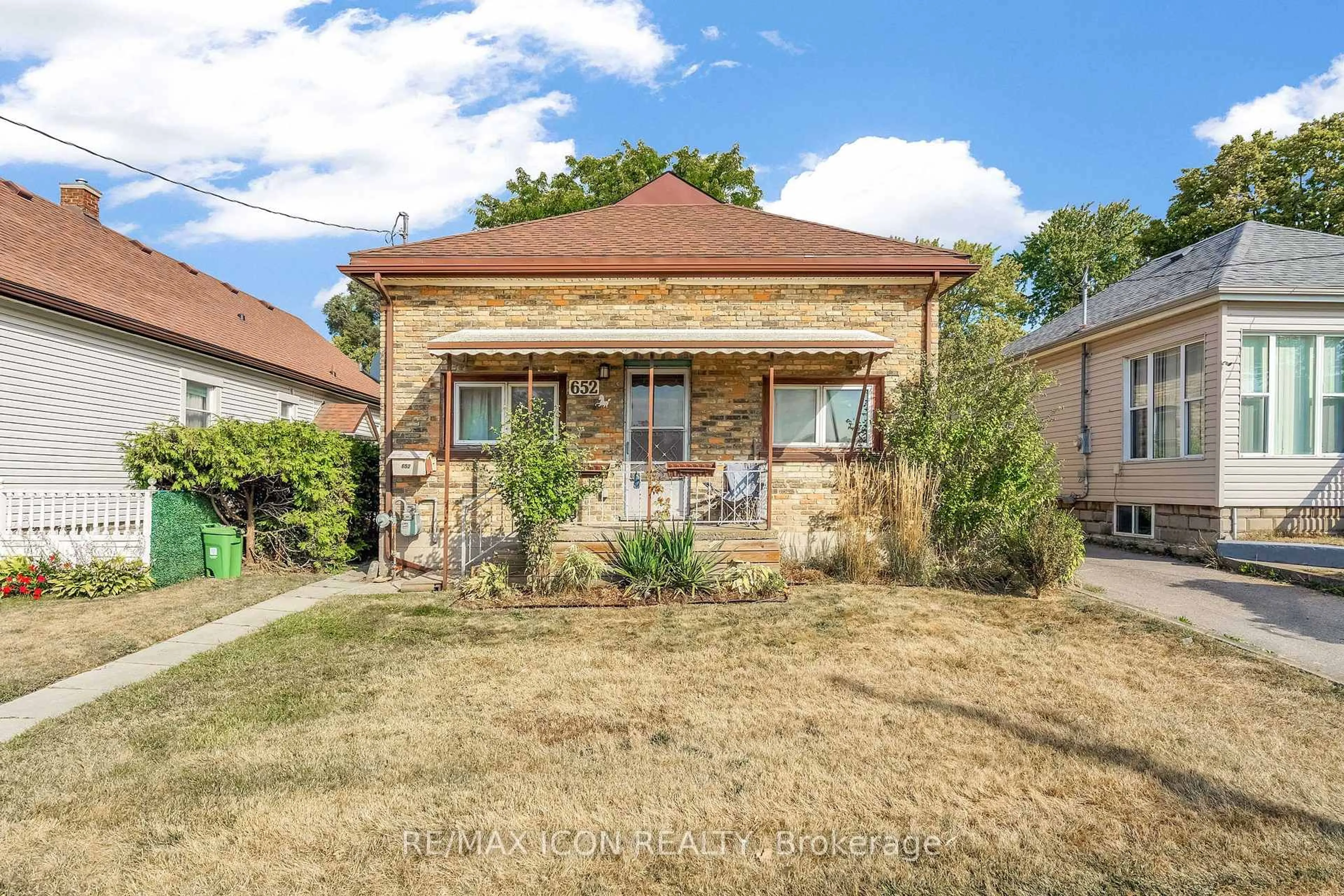 Home with brick exterior material, street for 652 Trafalgar St, London East Ontario N5Z 1E4