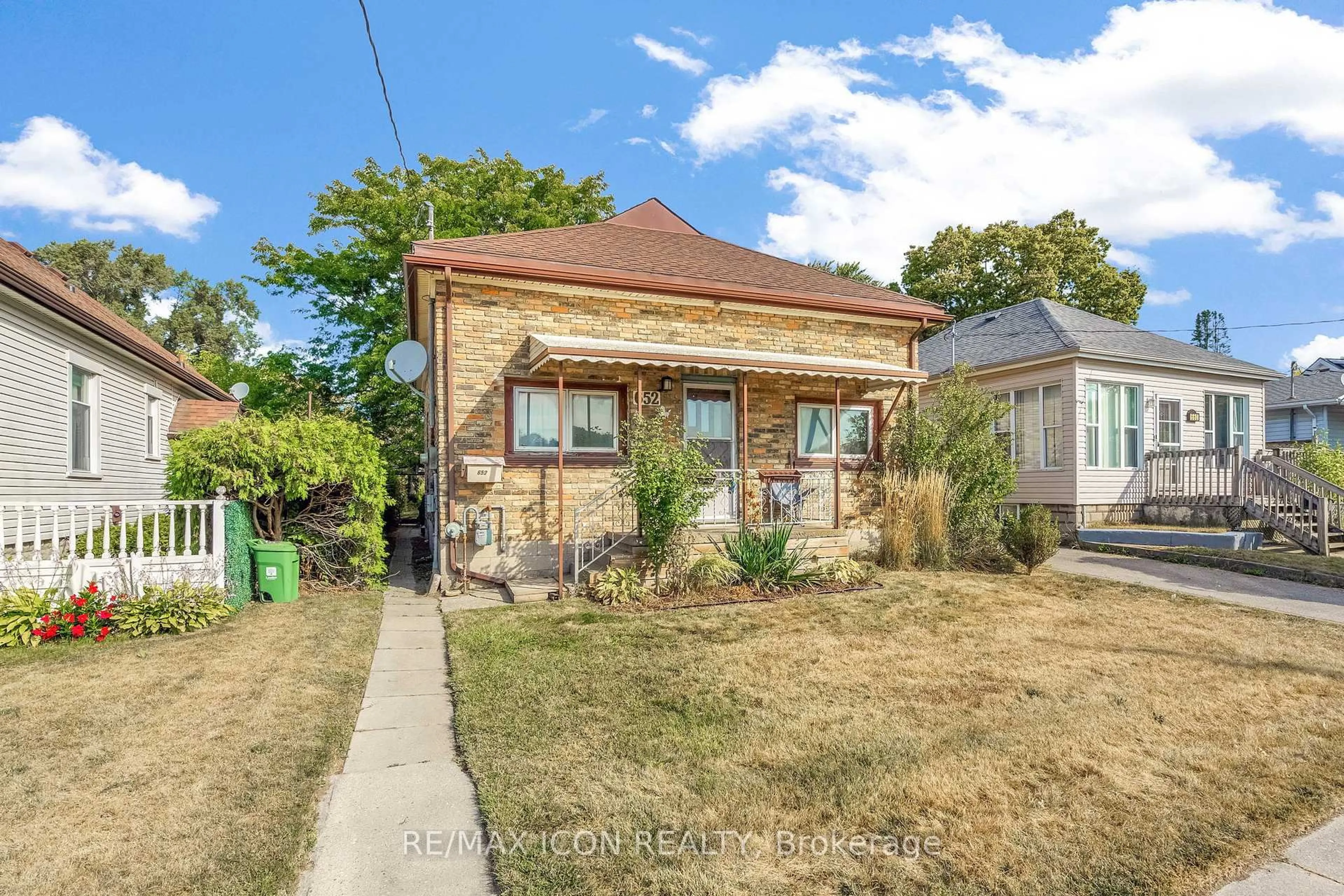 Unknown for 652 Trafalgar St, London East Ontario N5Z 1E4