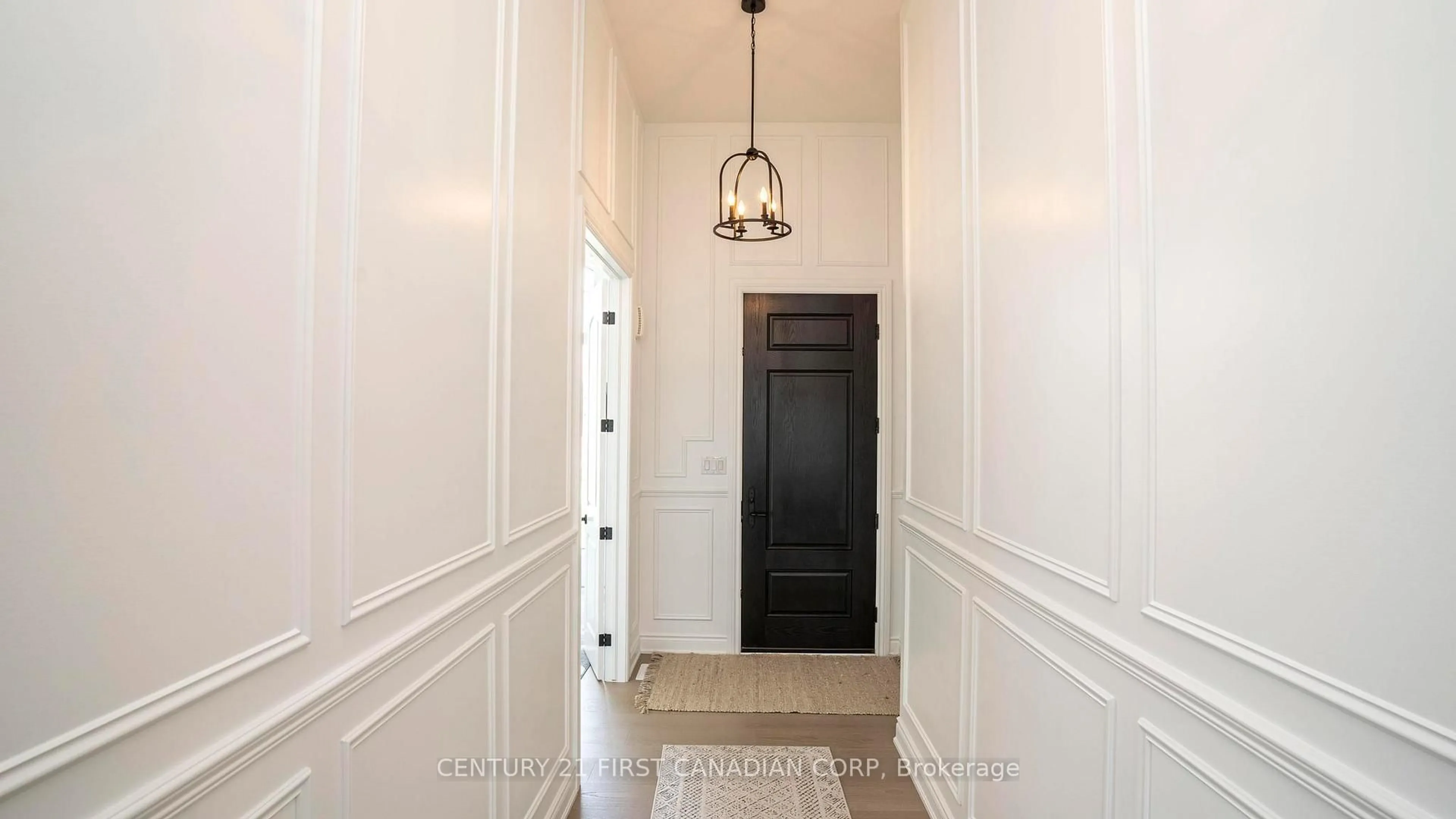 Indoor entryway for 956 TRAILSWAY Ave, London South Ontario N6K 0K7