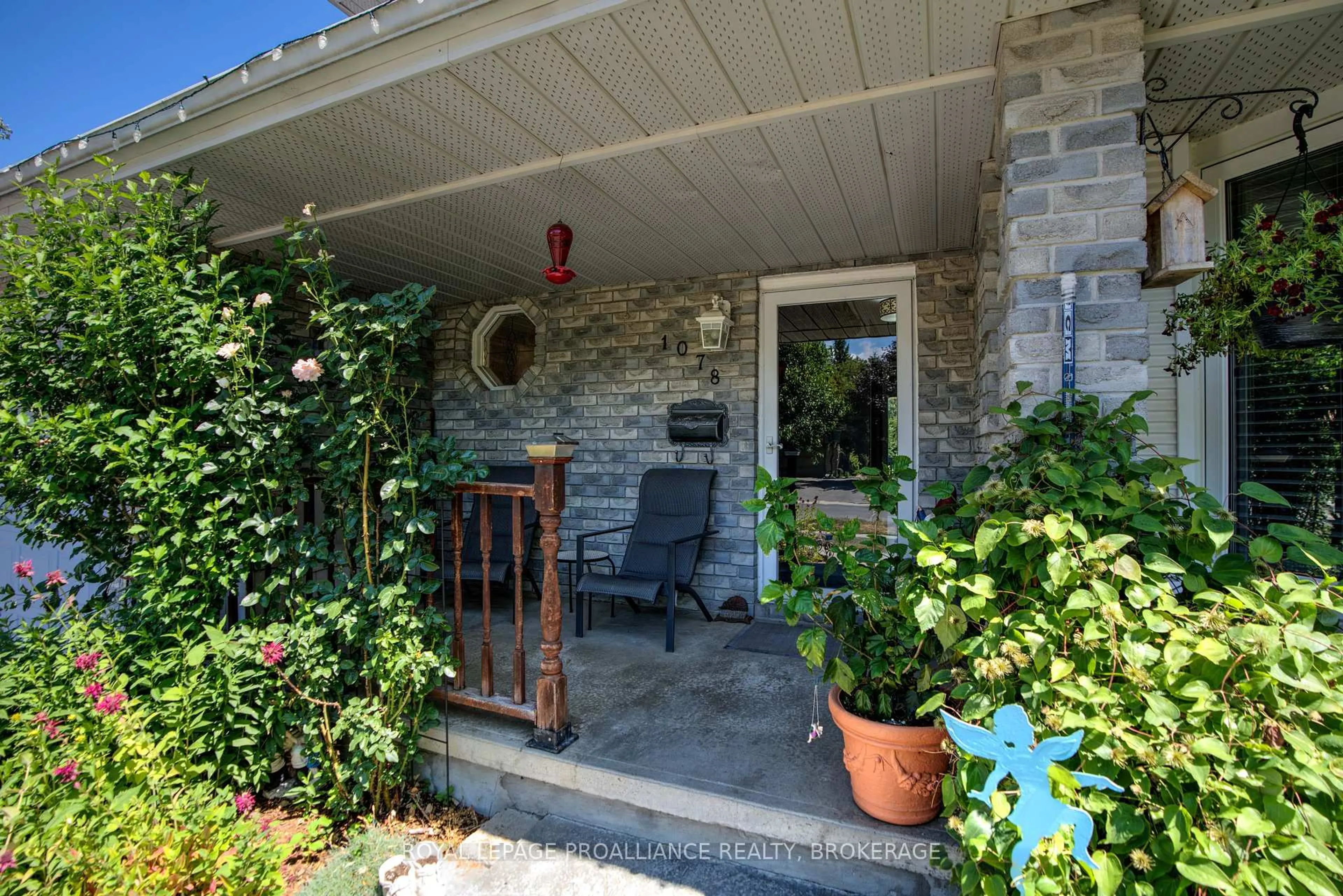 Patio, street for 1078 Lombardy St, Kingston Ontario K7M 8M6