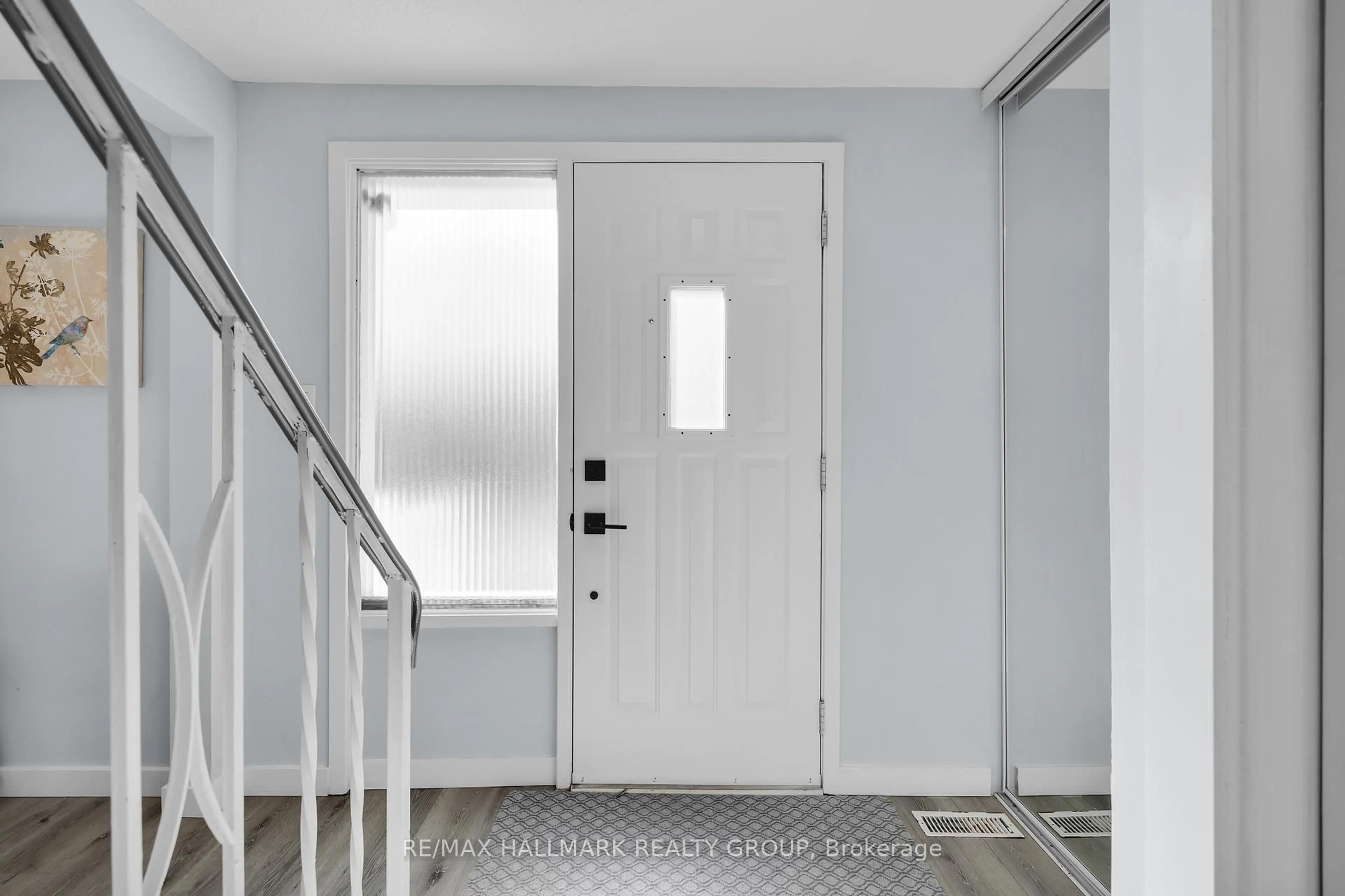 Indoor entryway for 1520 Beaverpond Dr #D, Ottawa Ontario K1B 3R9