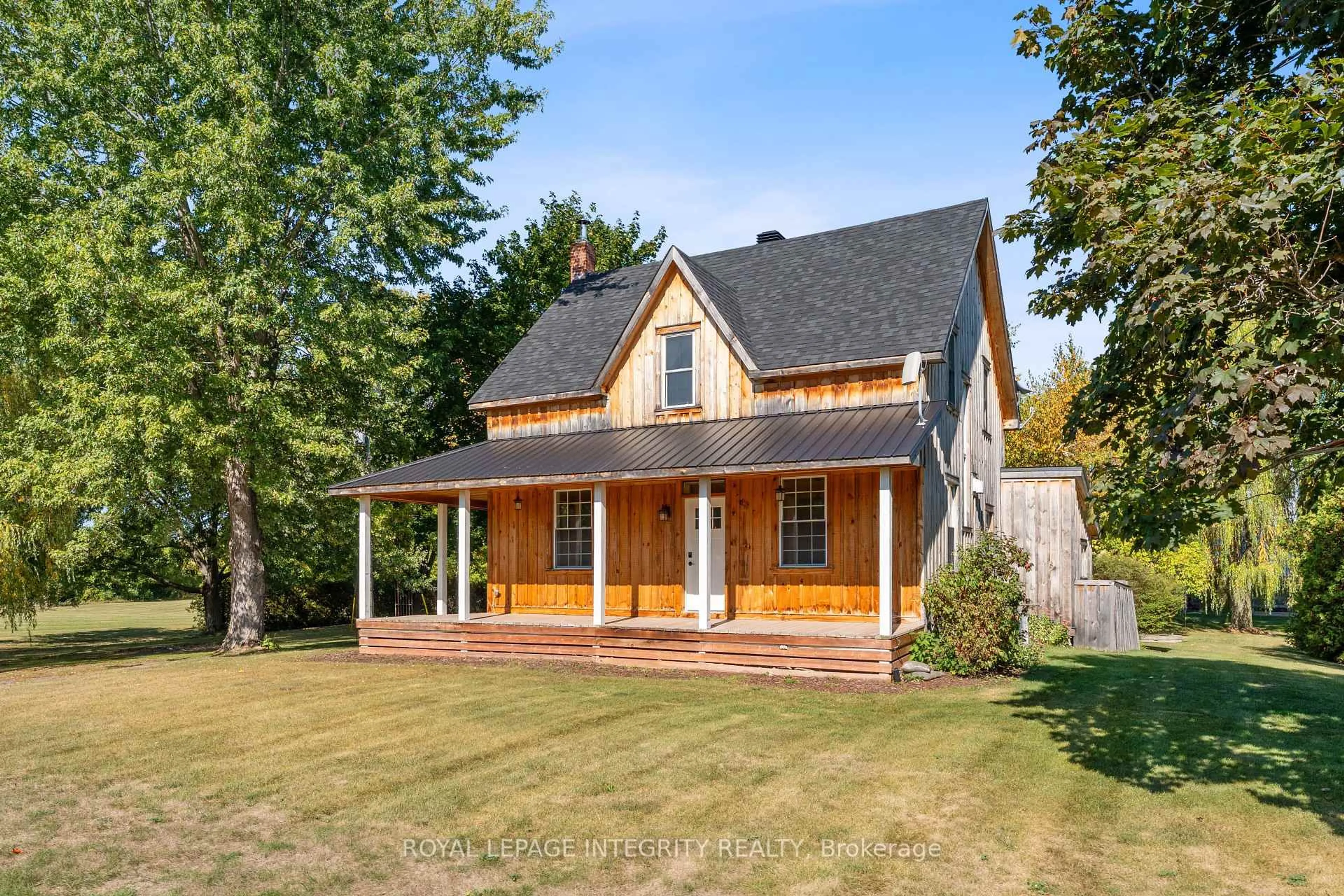 Home with vinyl exterior material, street for 20079 County Road 43 Rd, North Glengarry Ontario K0C 1A0
