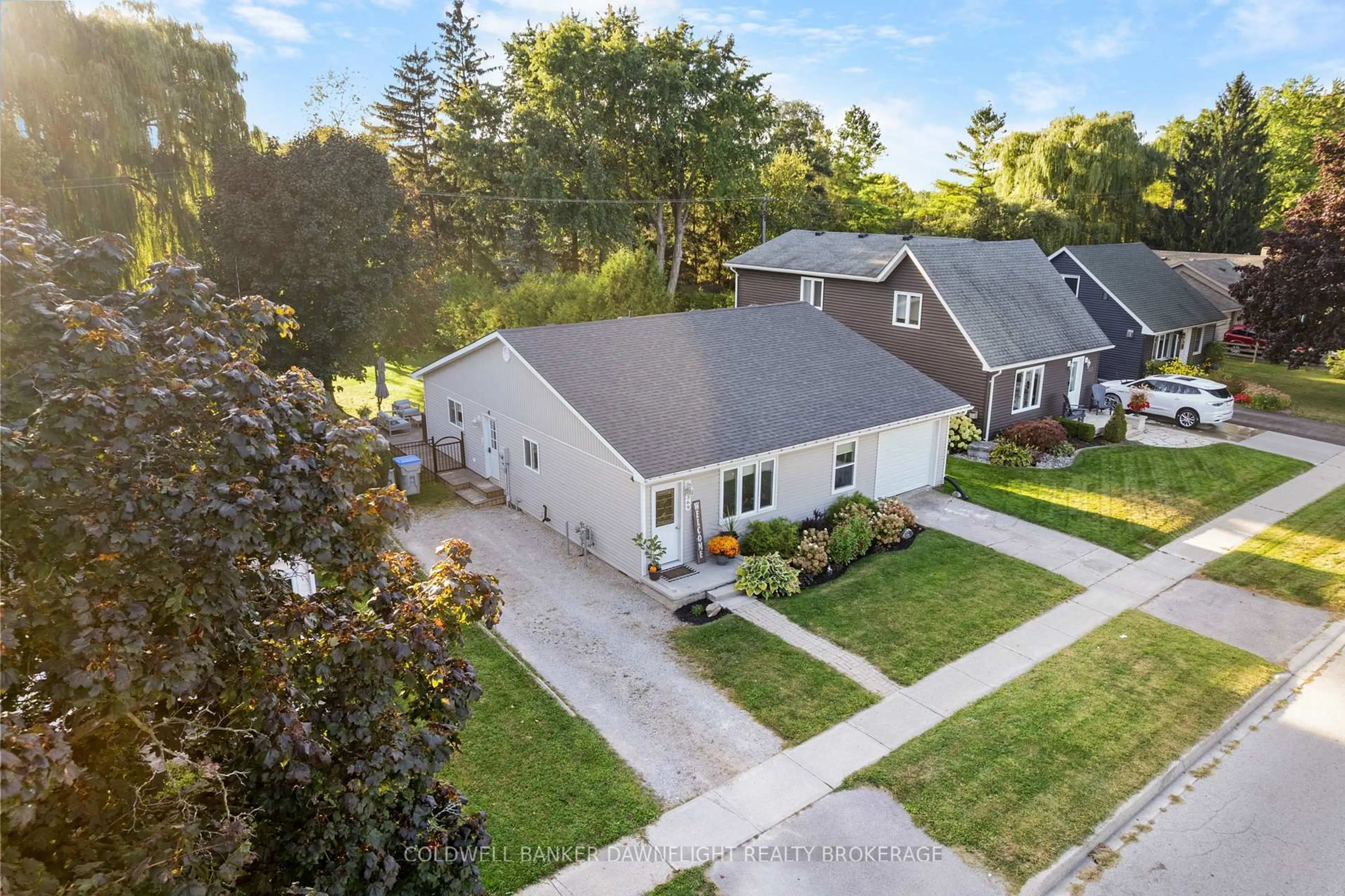 A pic from outside/outdoor area/front of a property/back of a property/a pic from drone, street for 369 Marlborough St, South Huron Ontario N0M 1S2