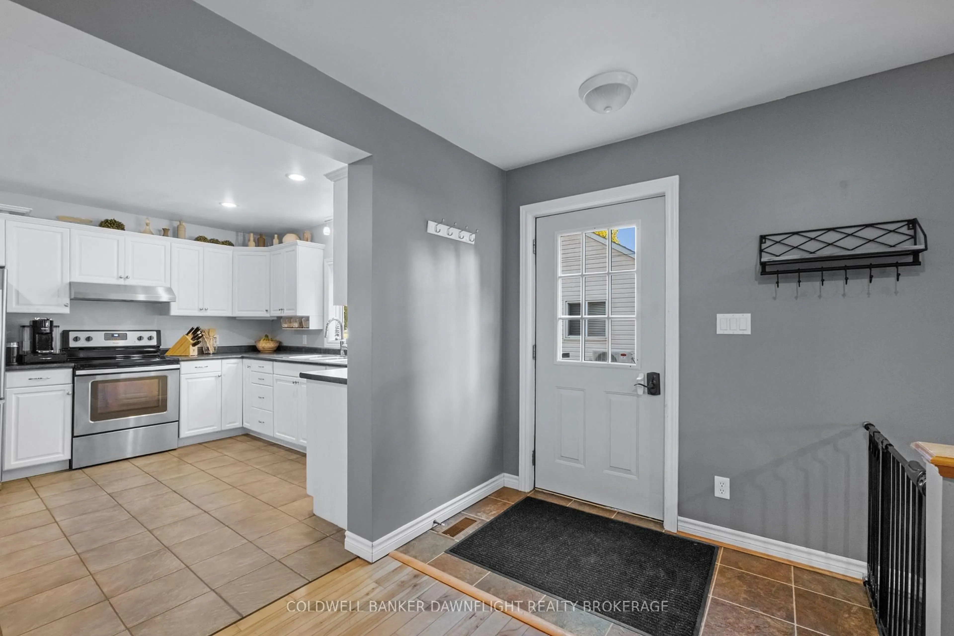 Indoor entryway for 369 Marlborough St, South Huron Ontario N0M 1S2