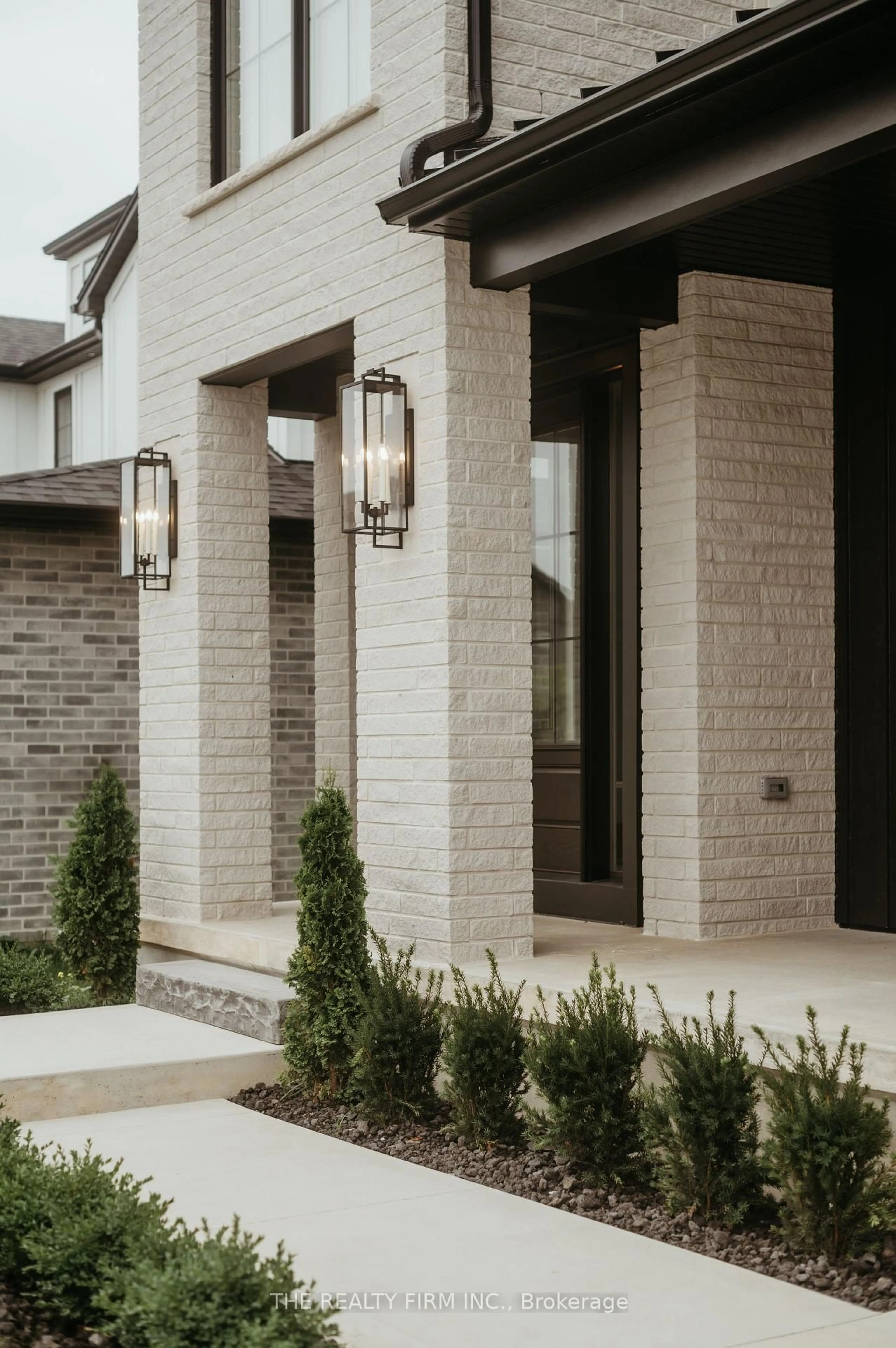 Home with brick exterior material, street for 52 Royal Cres, Southwold Ontario N5P 0G5