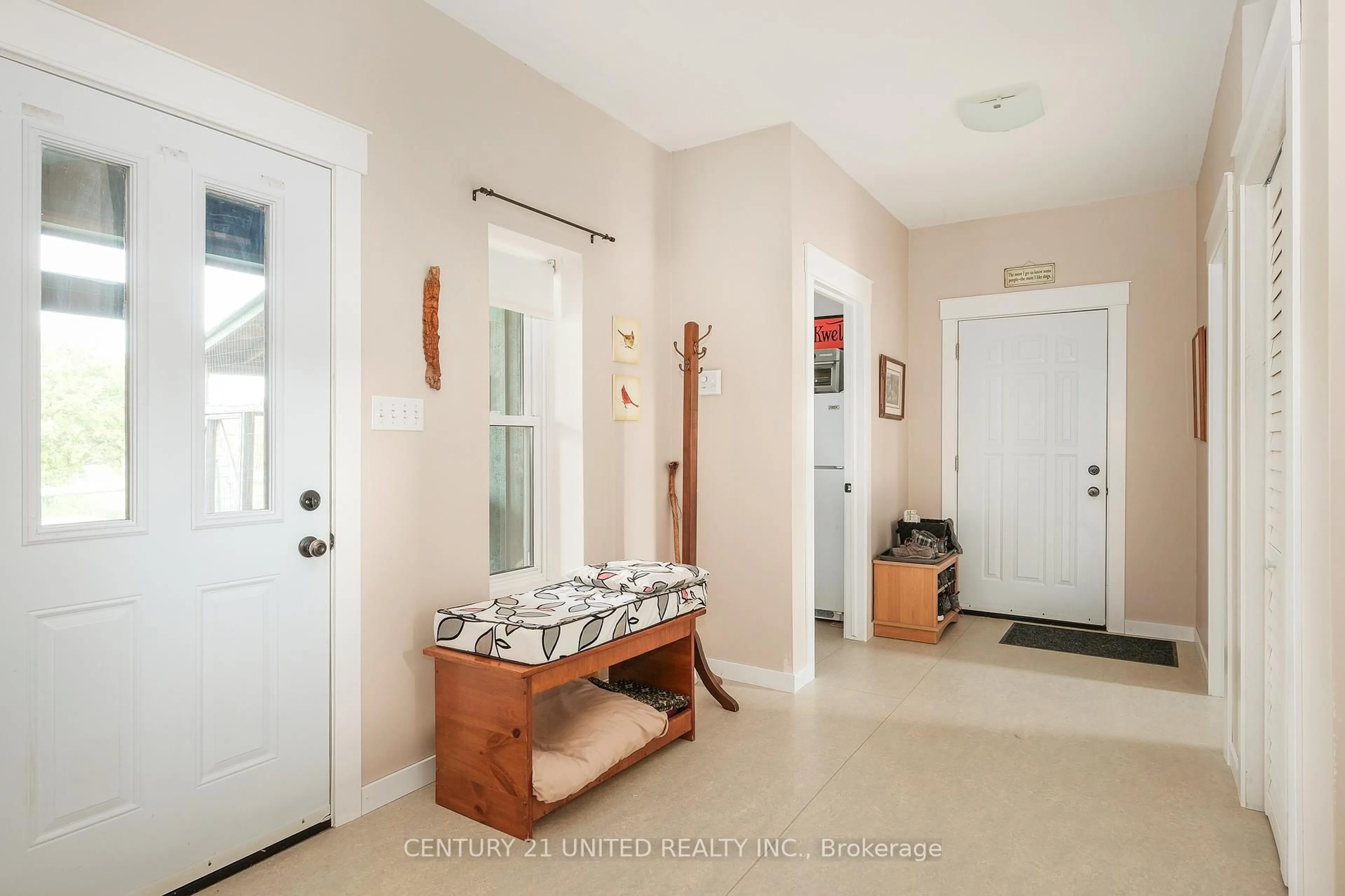 Indoor entryway for 1480 Mill Line Rd, Douro-Dummer Ontario K0L 2V0