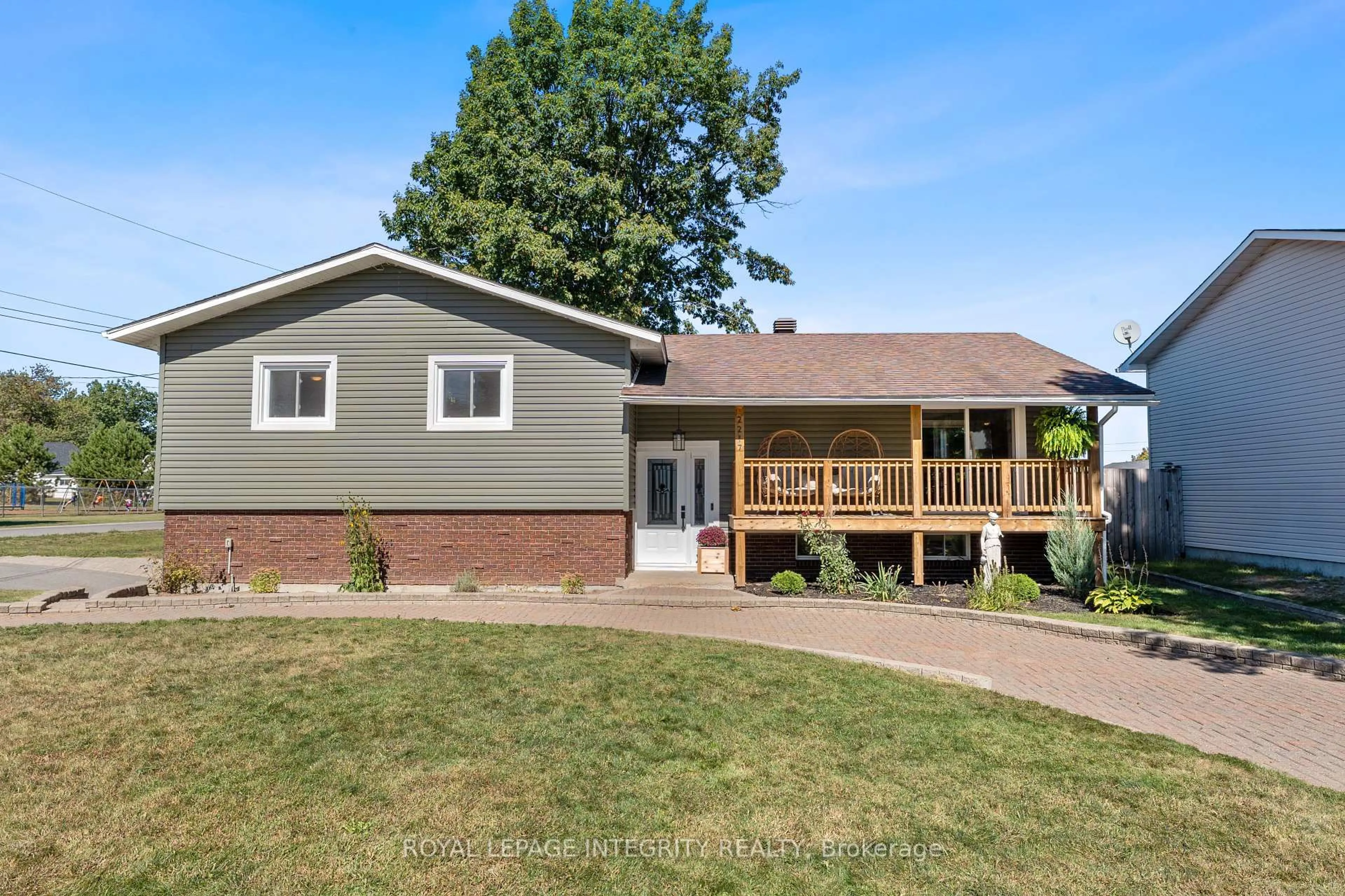 Home with vinyl exterior material, unknown for 2217 Lapointe St, Clarence-Rockland Ontario K0A 1E0