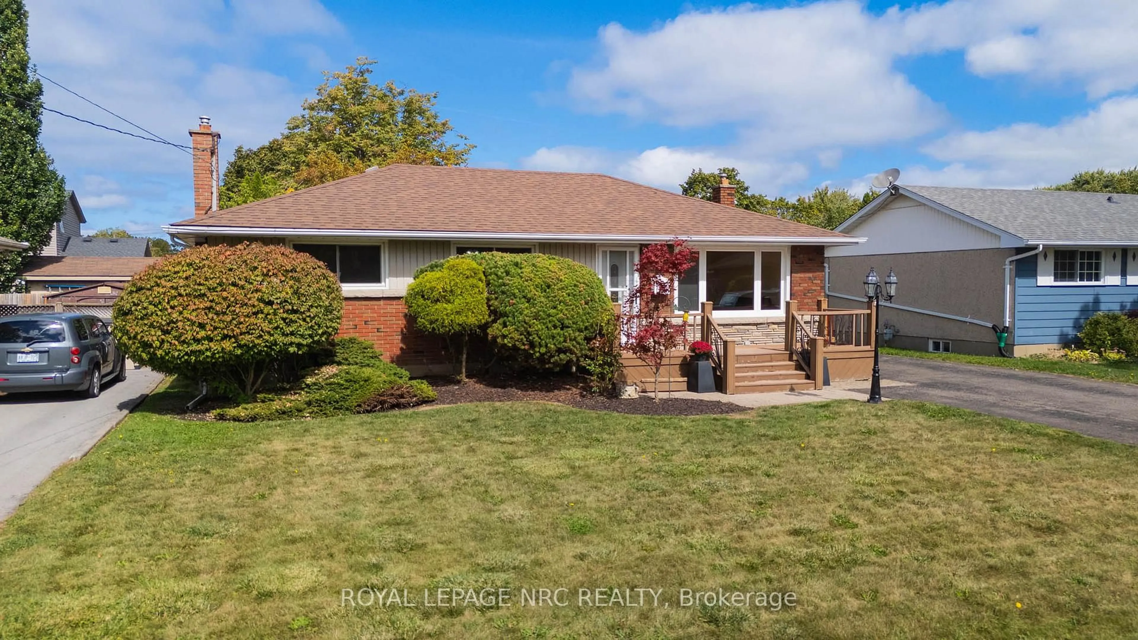 Home with brick exterior material, water/lake/river/ocean view for 23 Grosvenor St, St. Catharines Ontario L2M 3E1