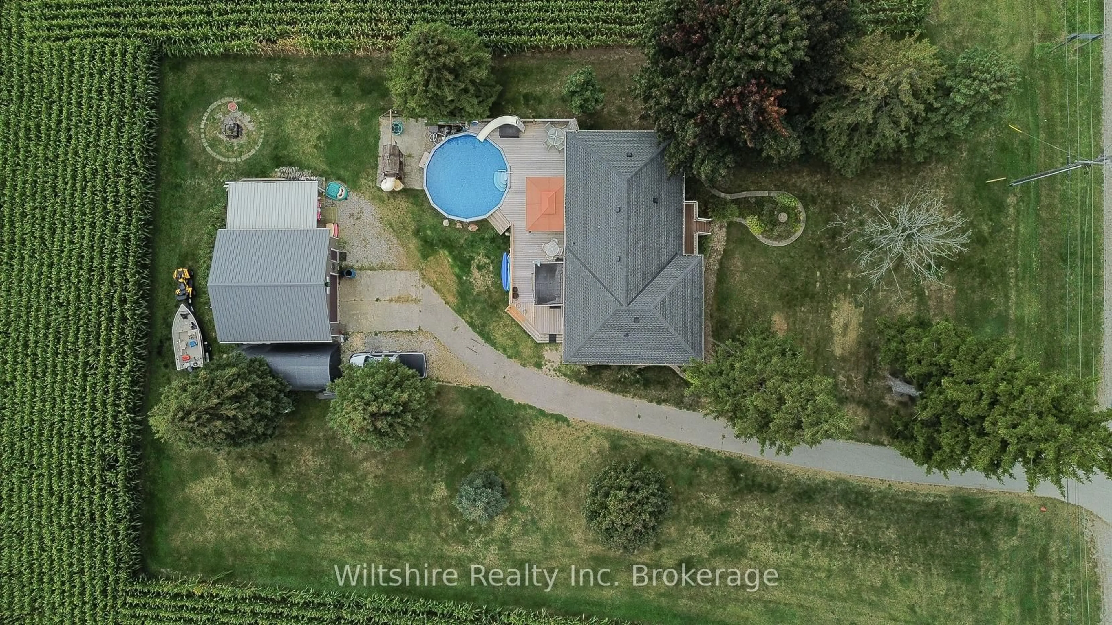 A pic from outside/outdoor area/front of a property/back of a property/a pic from drone, unknown for 47209 Talbot Line, Malahide Ontario N5P 3S7