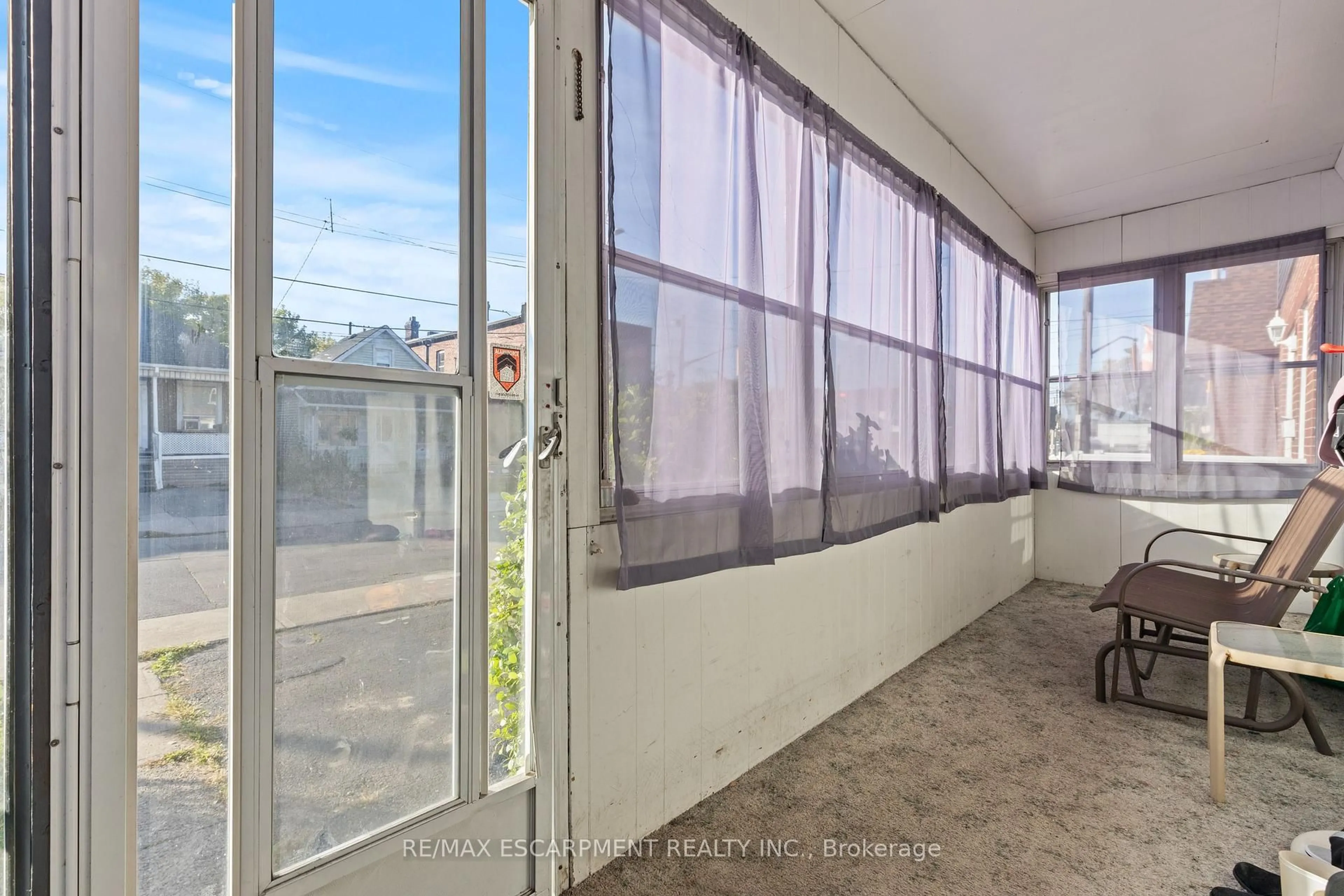 A pic of a room for 30 Frederick Ave, Hamilton Ontario L8H 4K3
