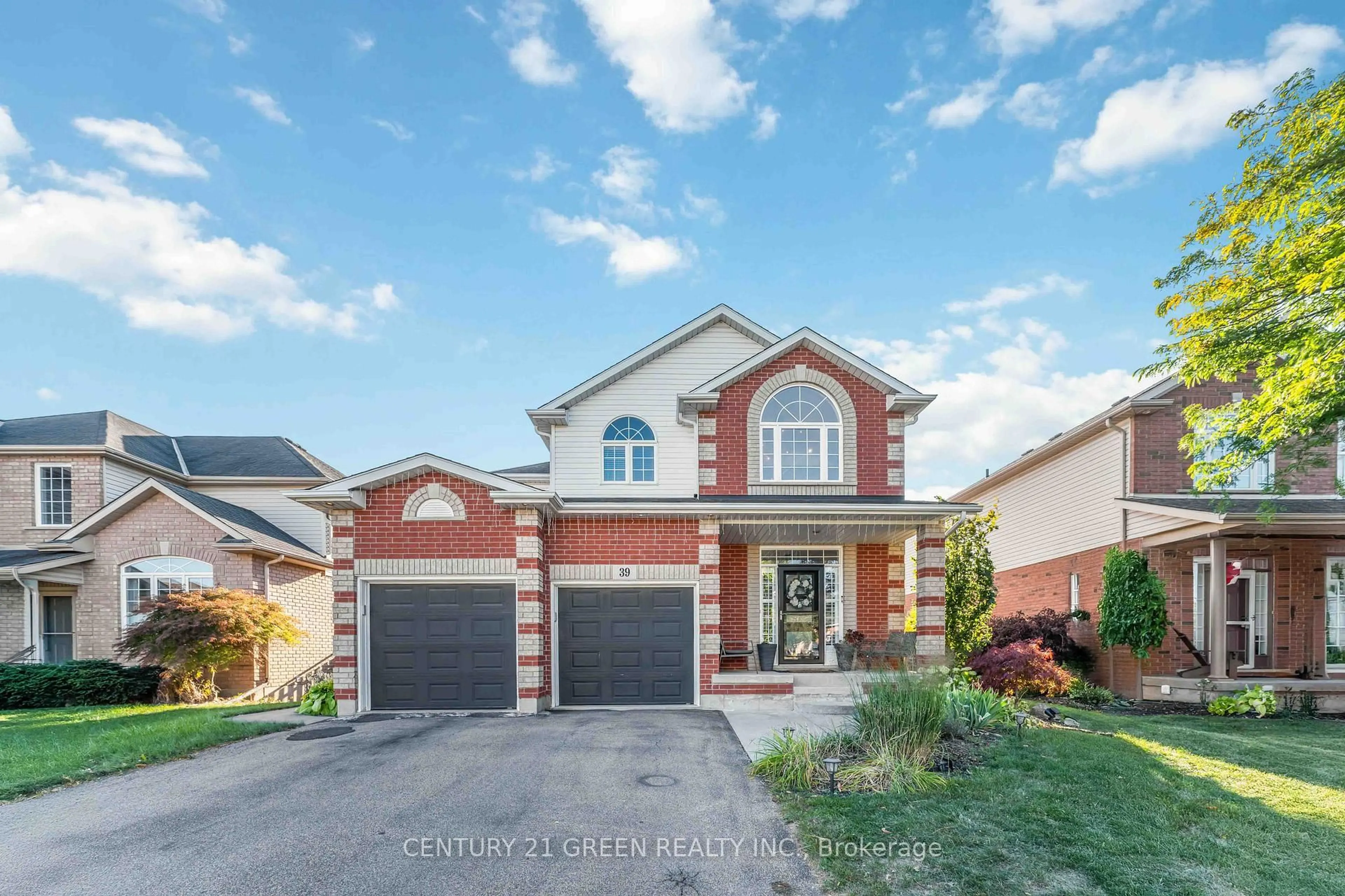 Home with brick exterior material, street for 39 Honey Locust Circ, Thorold Ontario L2V 5E3