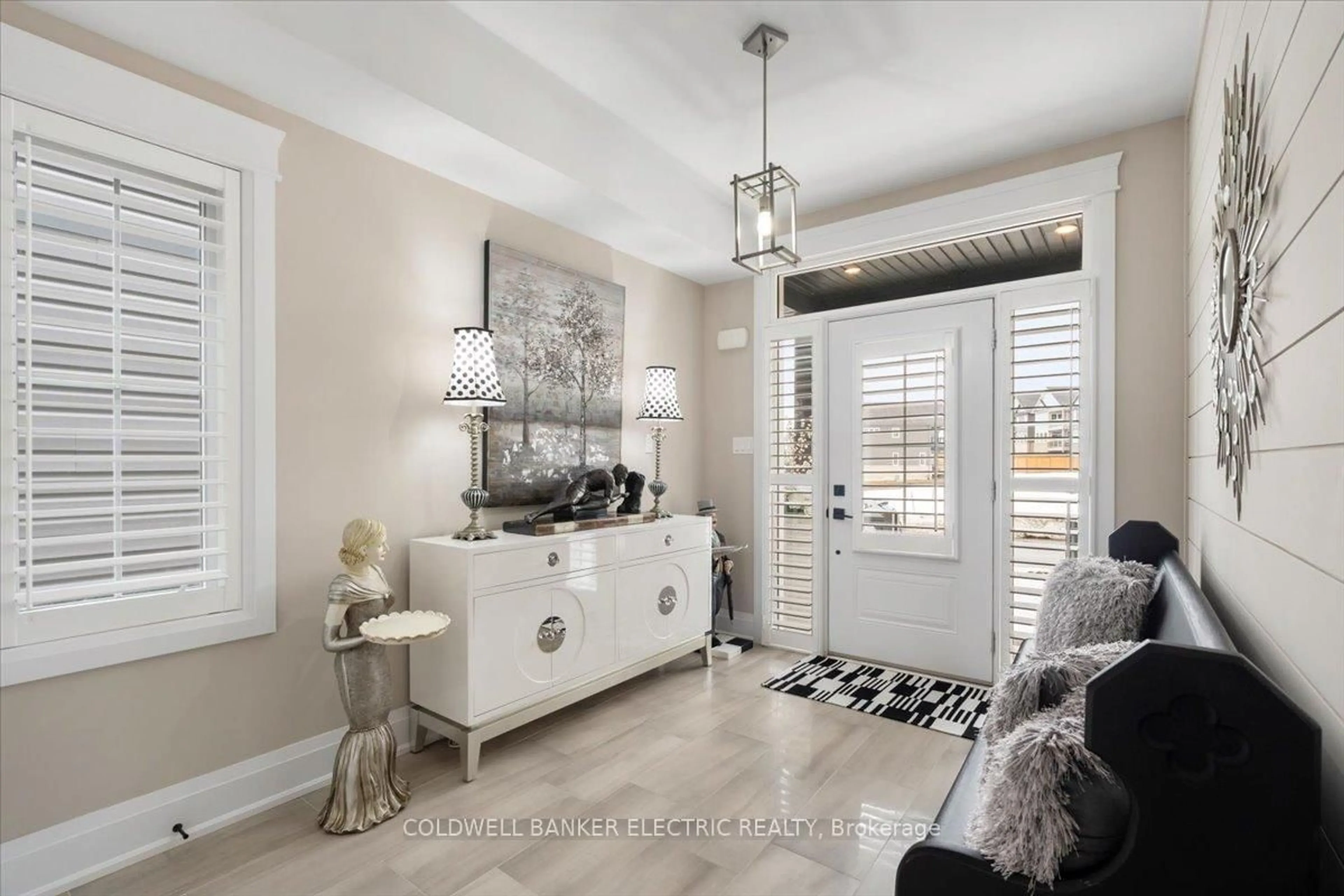 Indoor entryway for 78 York Dr, Peterborough Ontario K9K 0H7