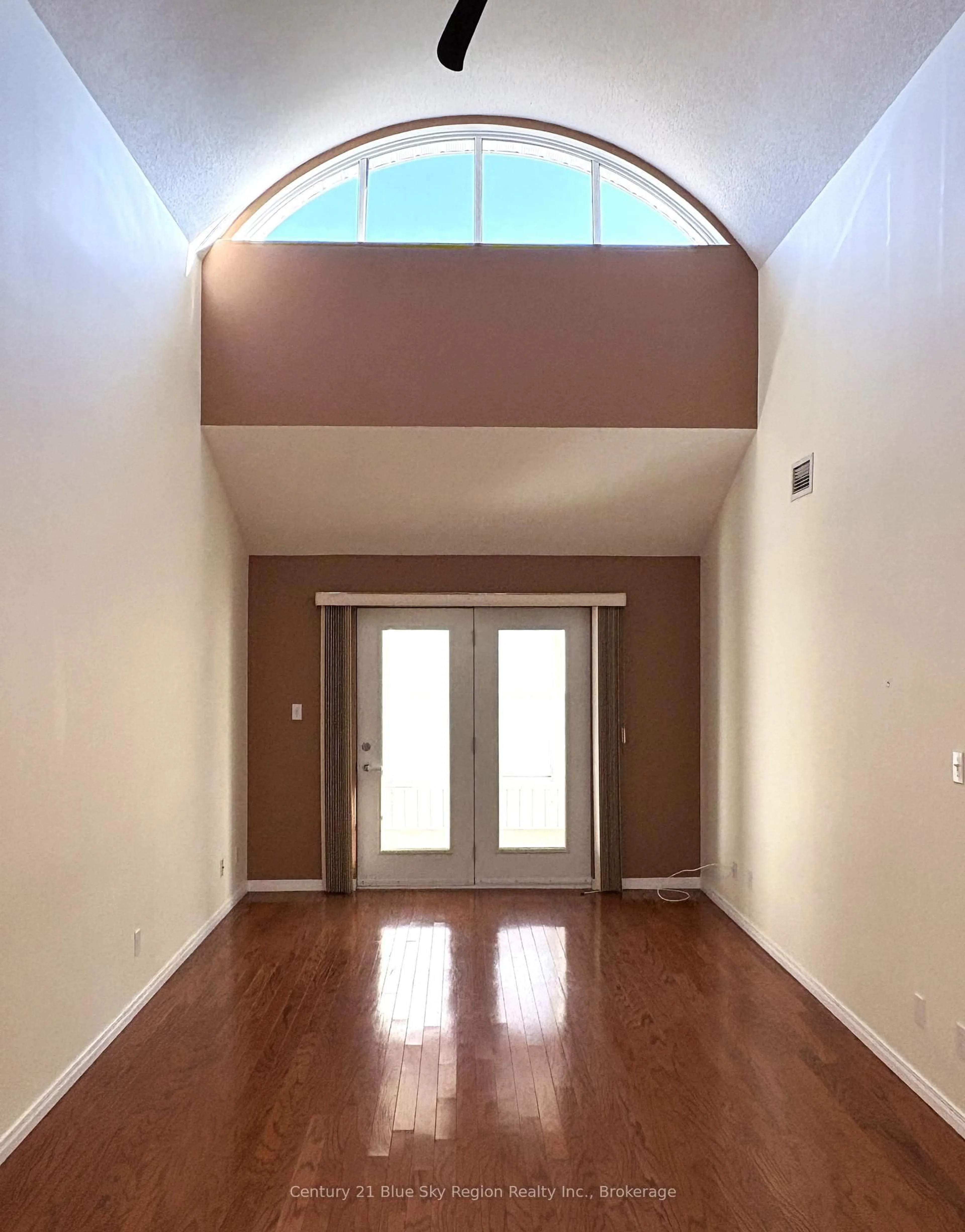 Indoor entryway for 713 Coursol Rd #4, West Nipissing Ontario P2B 2Z2