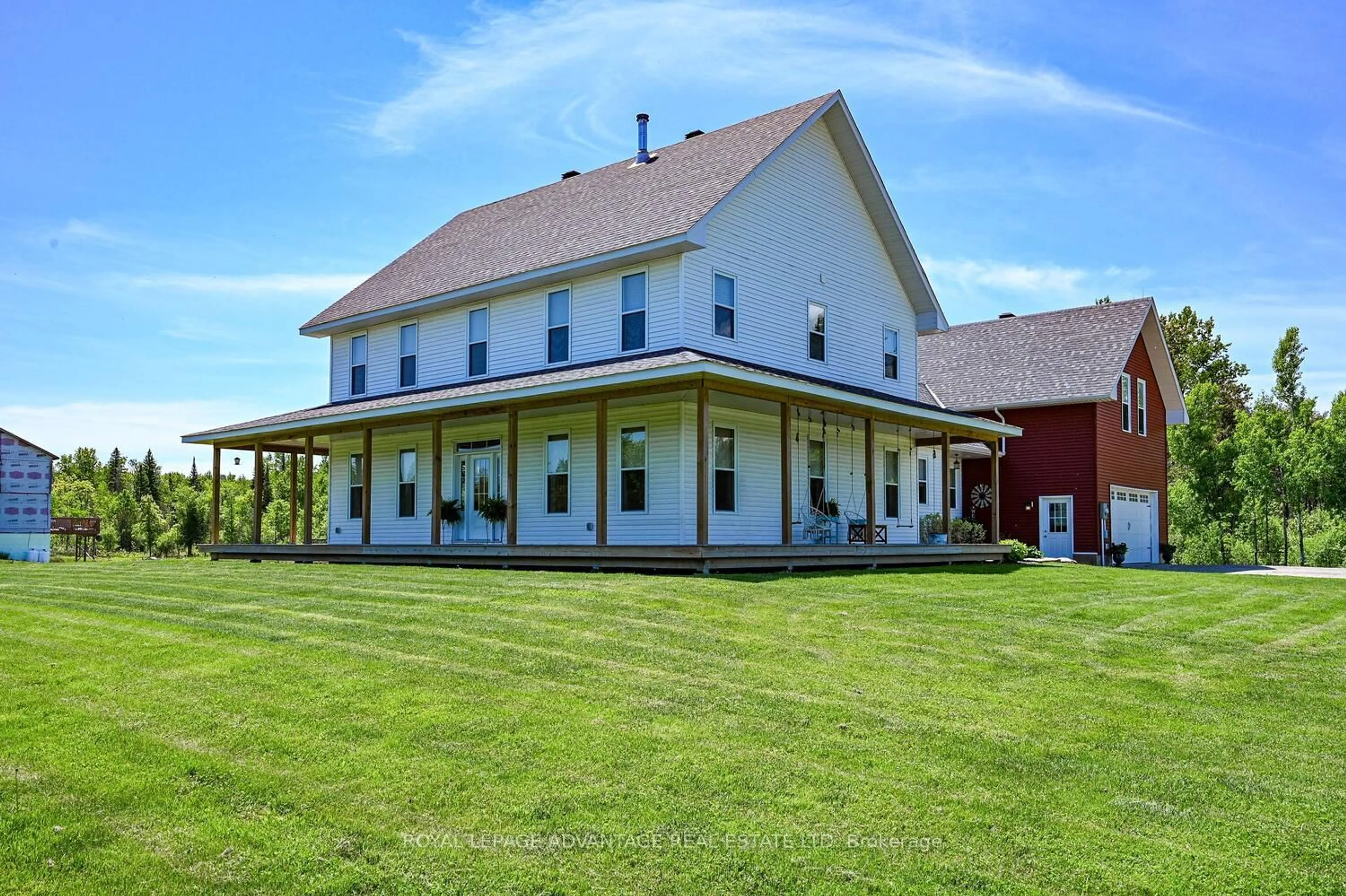 A pic from outside/outdoor area/front of a property/back of a property/a pic from drone, building for 455 Churchill Rd, Smiths Falls Ontario K7A 4S4