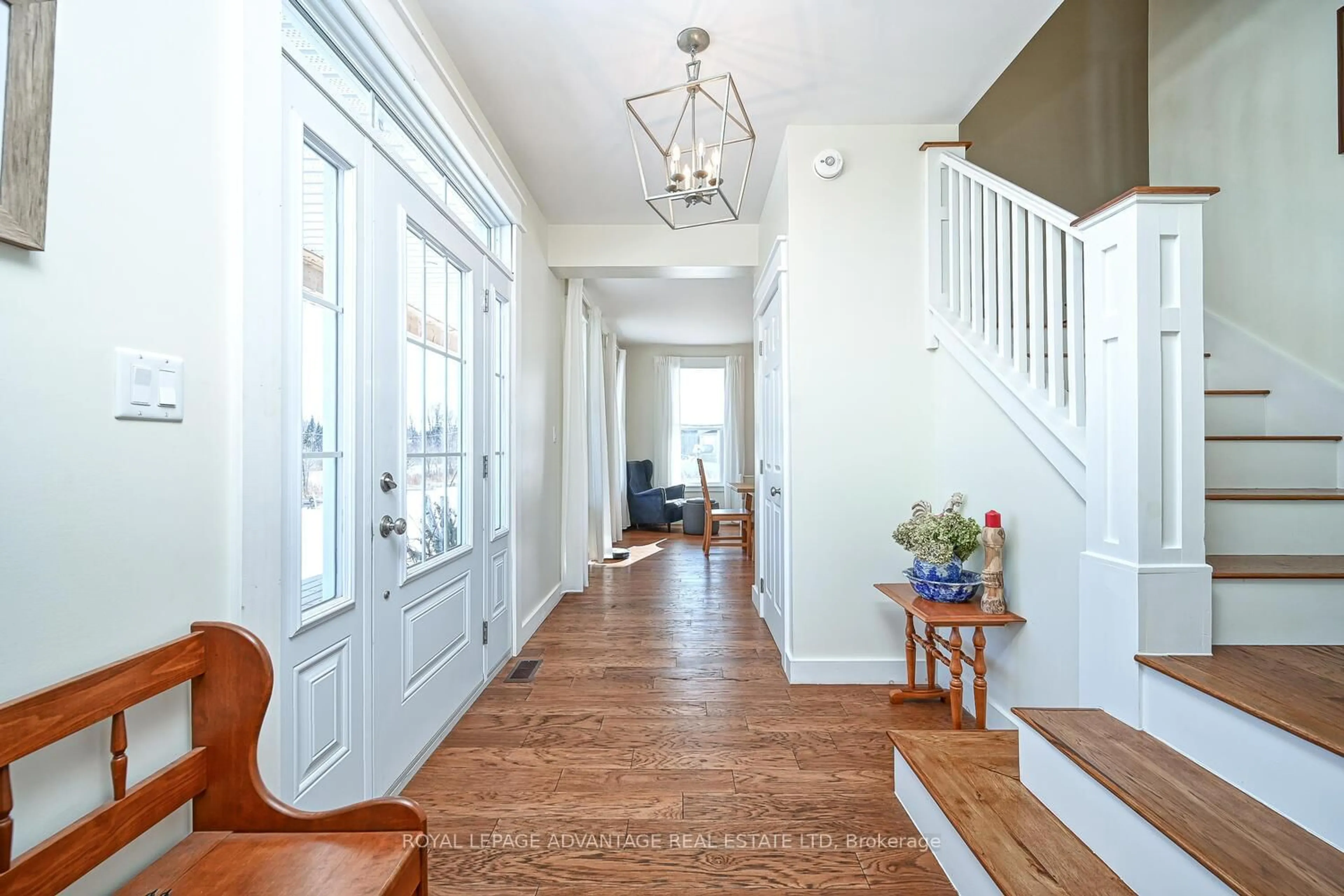 Indoor entryway for 455 Churchill Rd, Smiths Falls Ontario K7A 4S4