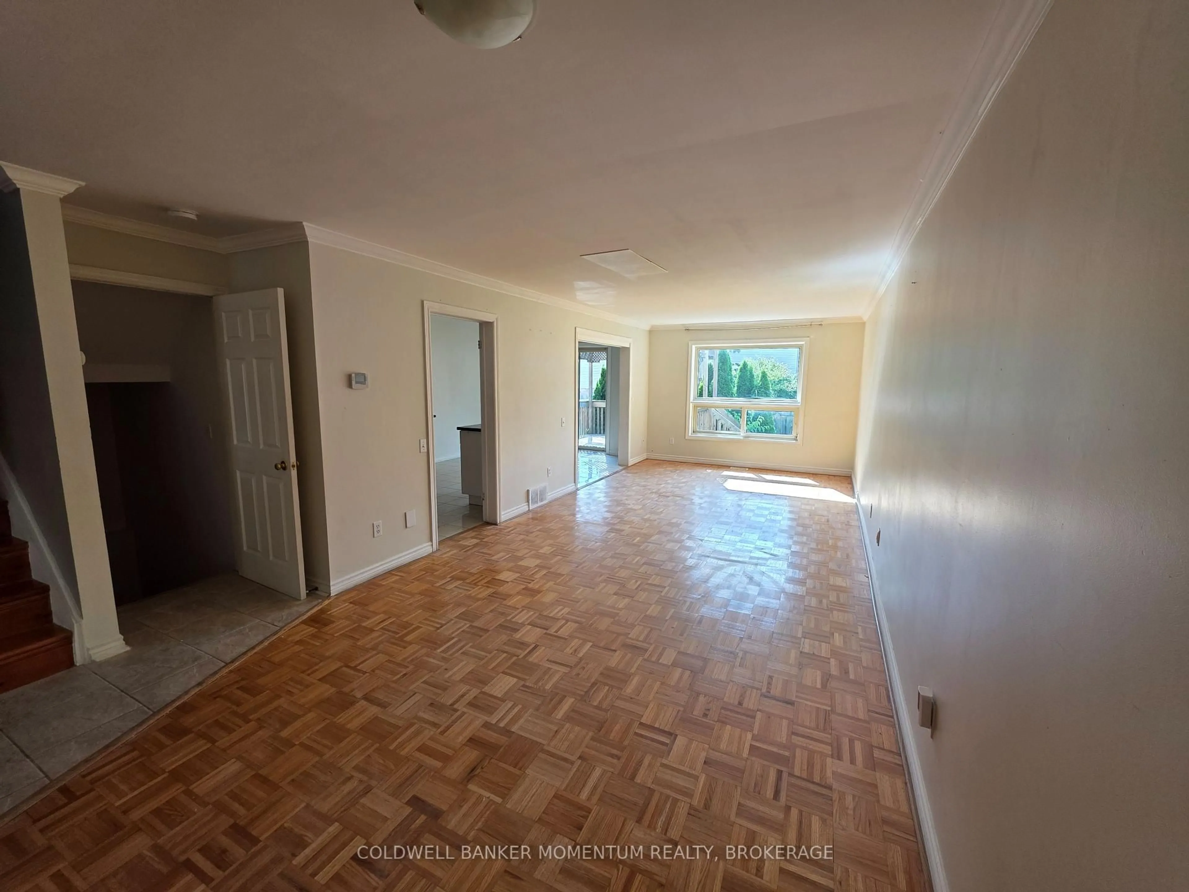 A pic of a room for 7 Terrama Crt, St. Catharines Ontario L2S 3X1