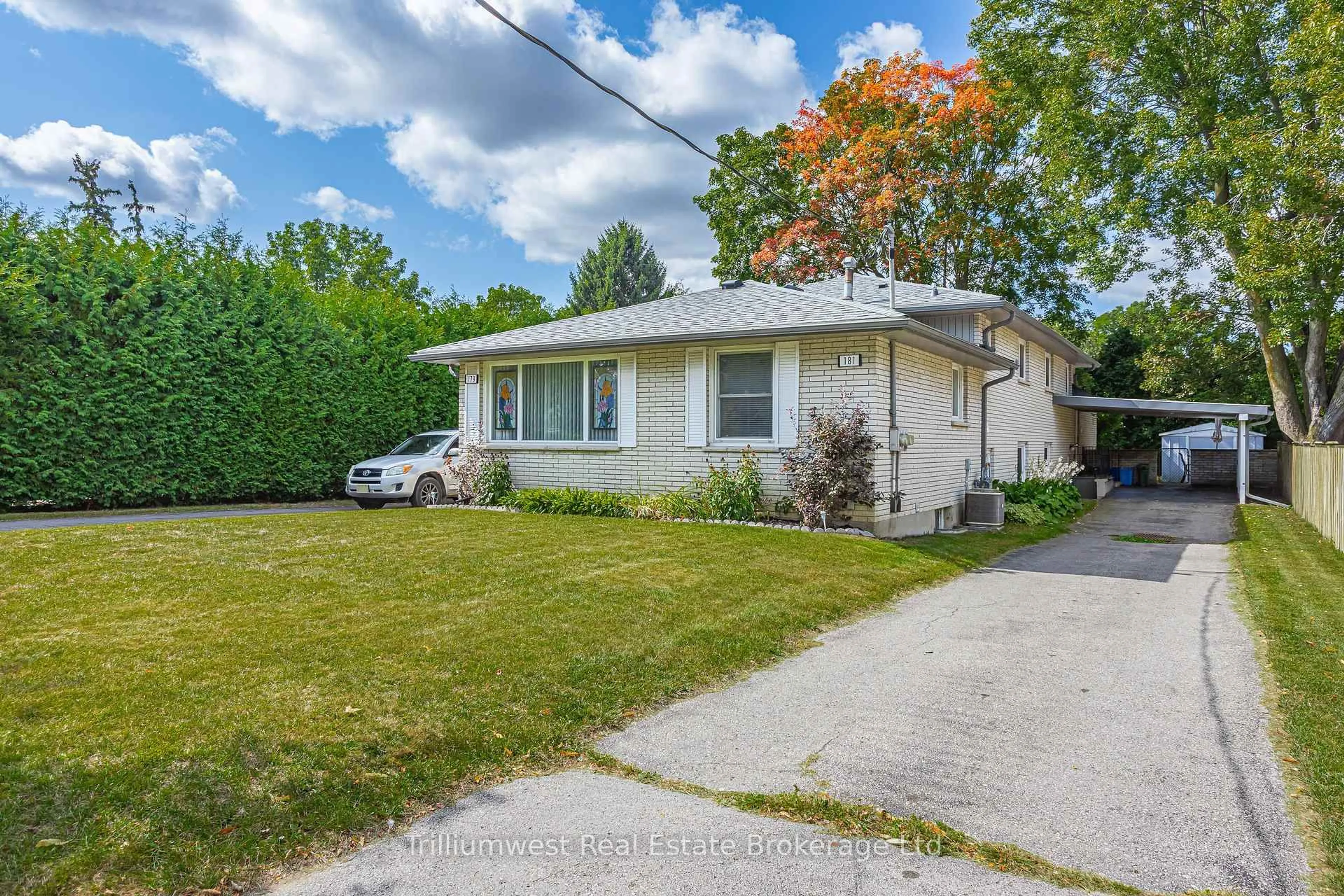 A pic from outside/outdoor area/front of a property/back of a property/a pic from drone, street for 179-181 Vancouver St, London East Ontario N5W 4R5