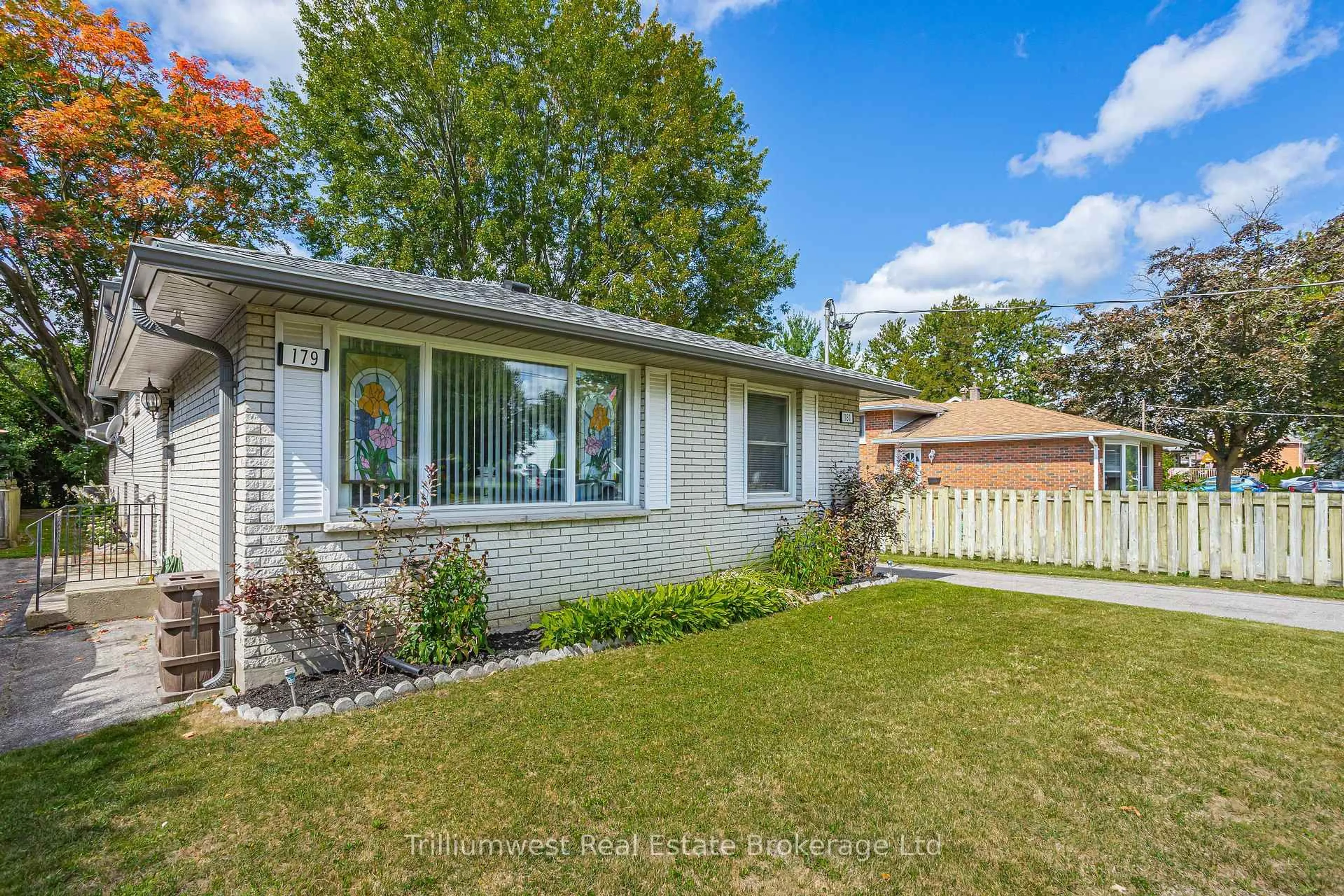 Home with vinyl exterior material, street for 179-181 Vancouver St, London East Ontario N5W 4R5