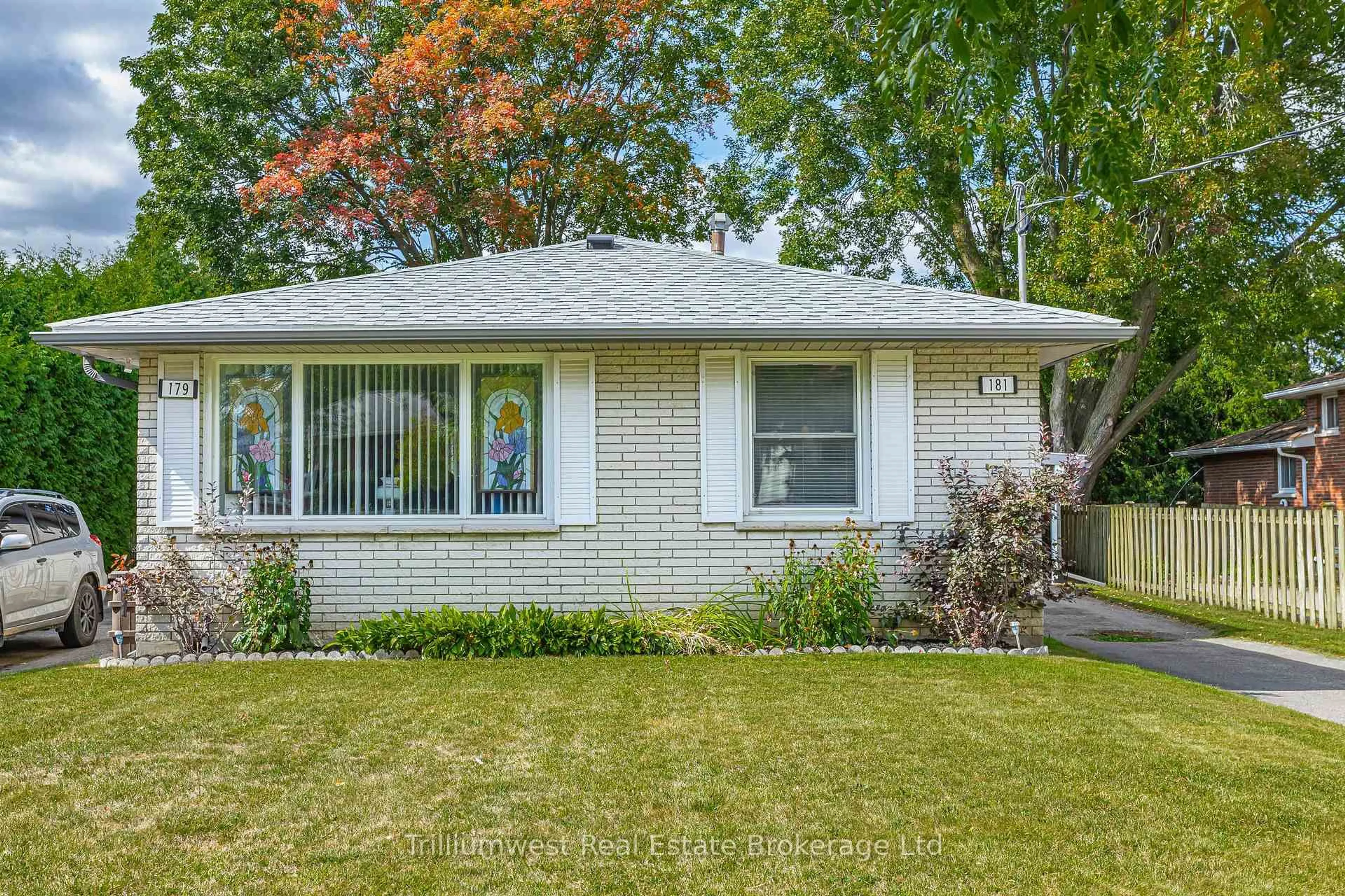 Home with vinyl exterior material, street for 179-181 Vancouver St, London East Ontario N5W 4R5