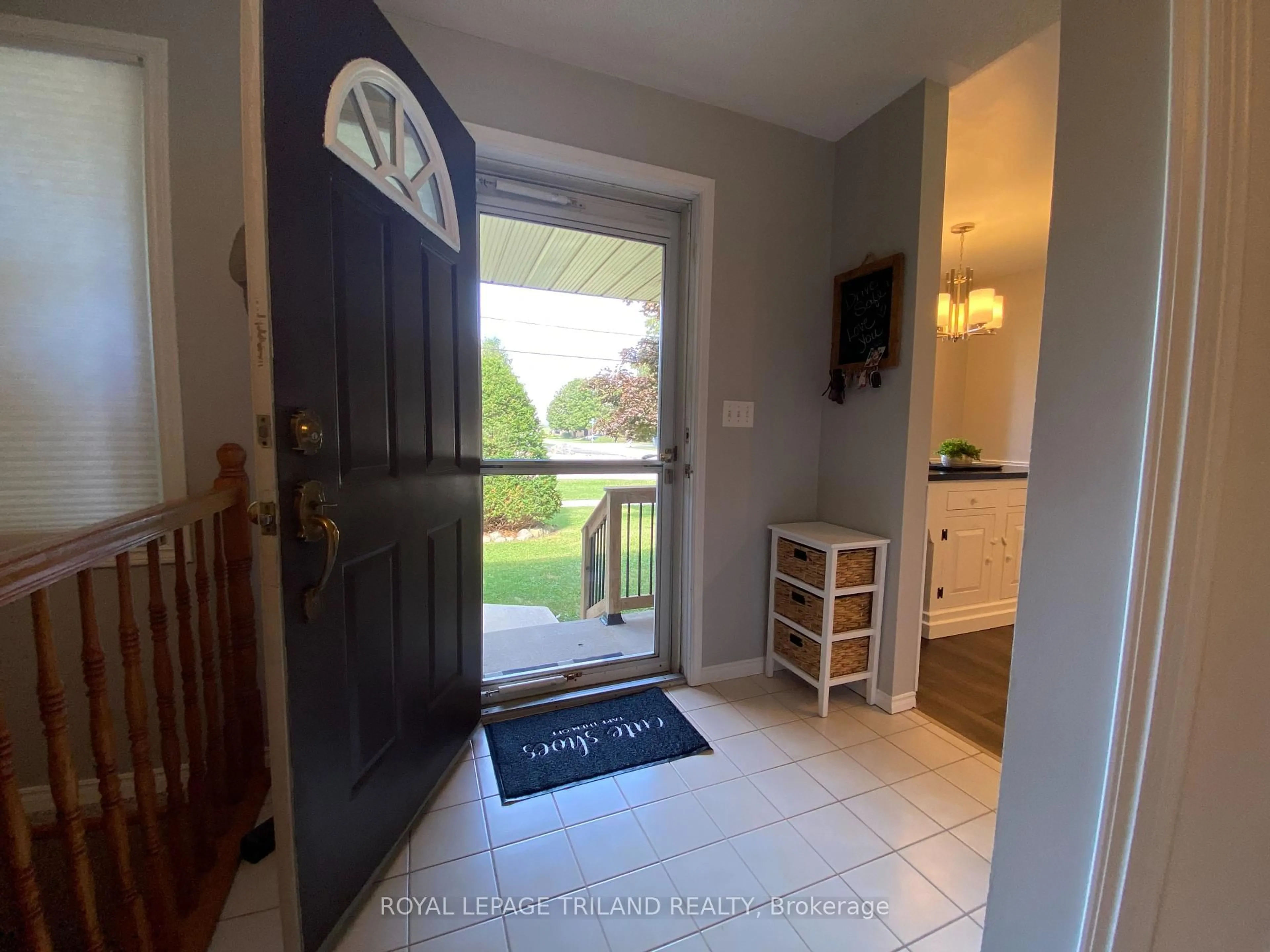 Indoor entryway for 178 Pearl St, Lambton Shores Ontario N0M 2N0