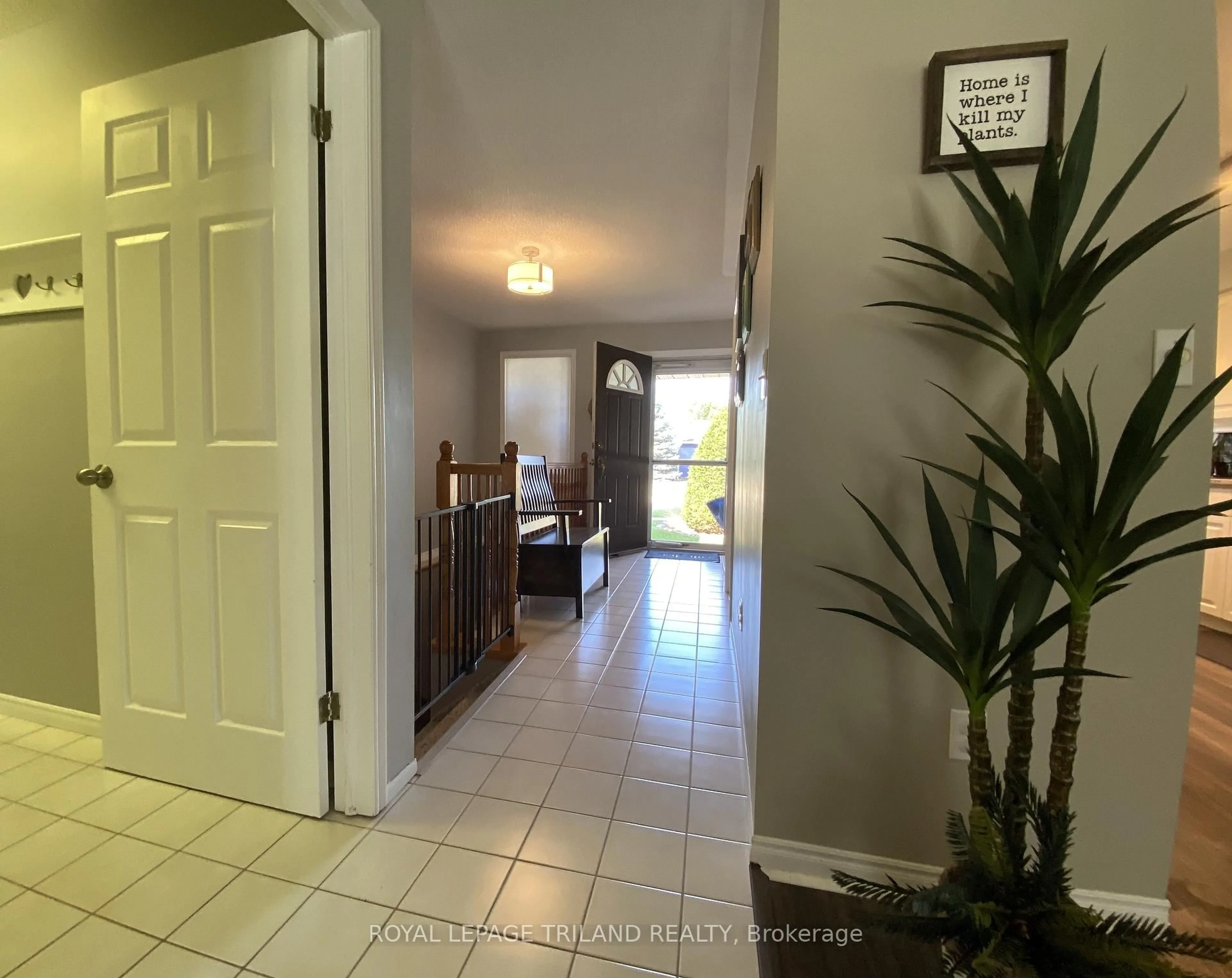 Indoor entryway for 178 Pearl St, Lambton Shores Ontario N0M 2N0