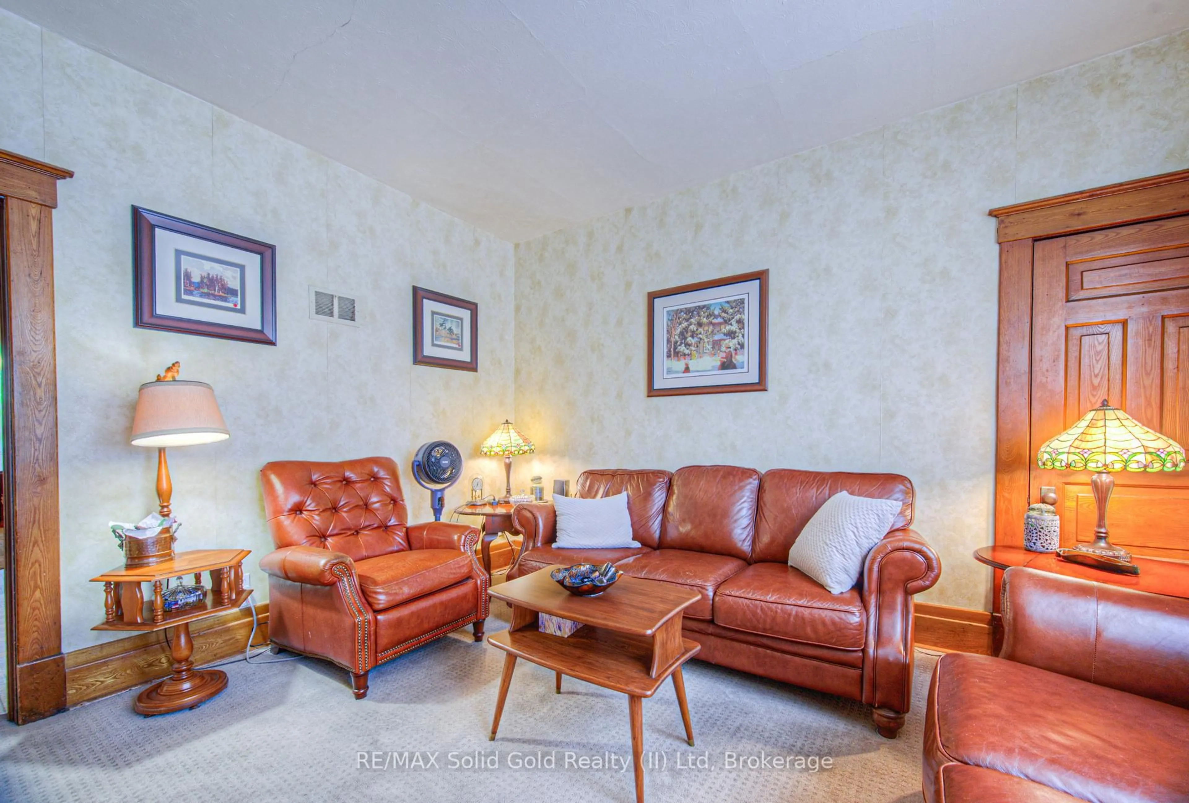 Living room with furniture, unknown for 76 Roseview Ave, Cambridge Ontario N1R 4A7