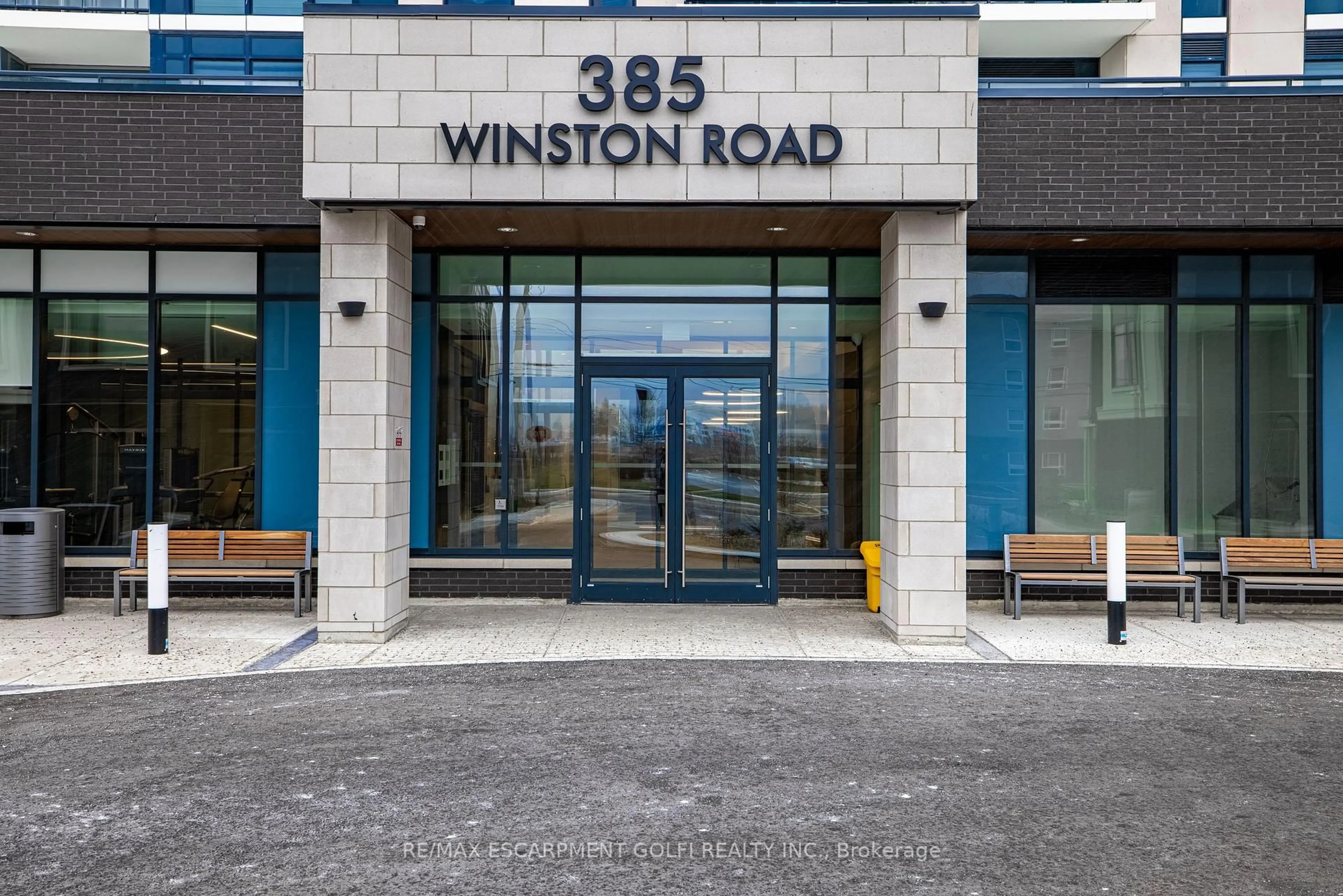 Indoor foyer for 385 Winston Rd #310, Grimsby Ontario L3M 0J3