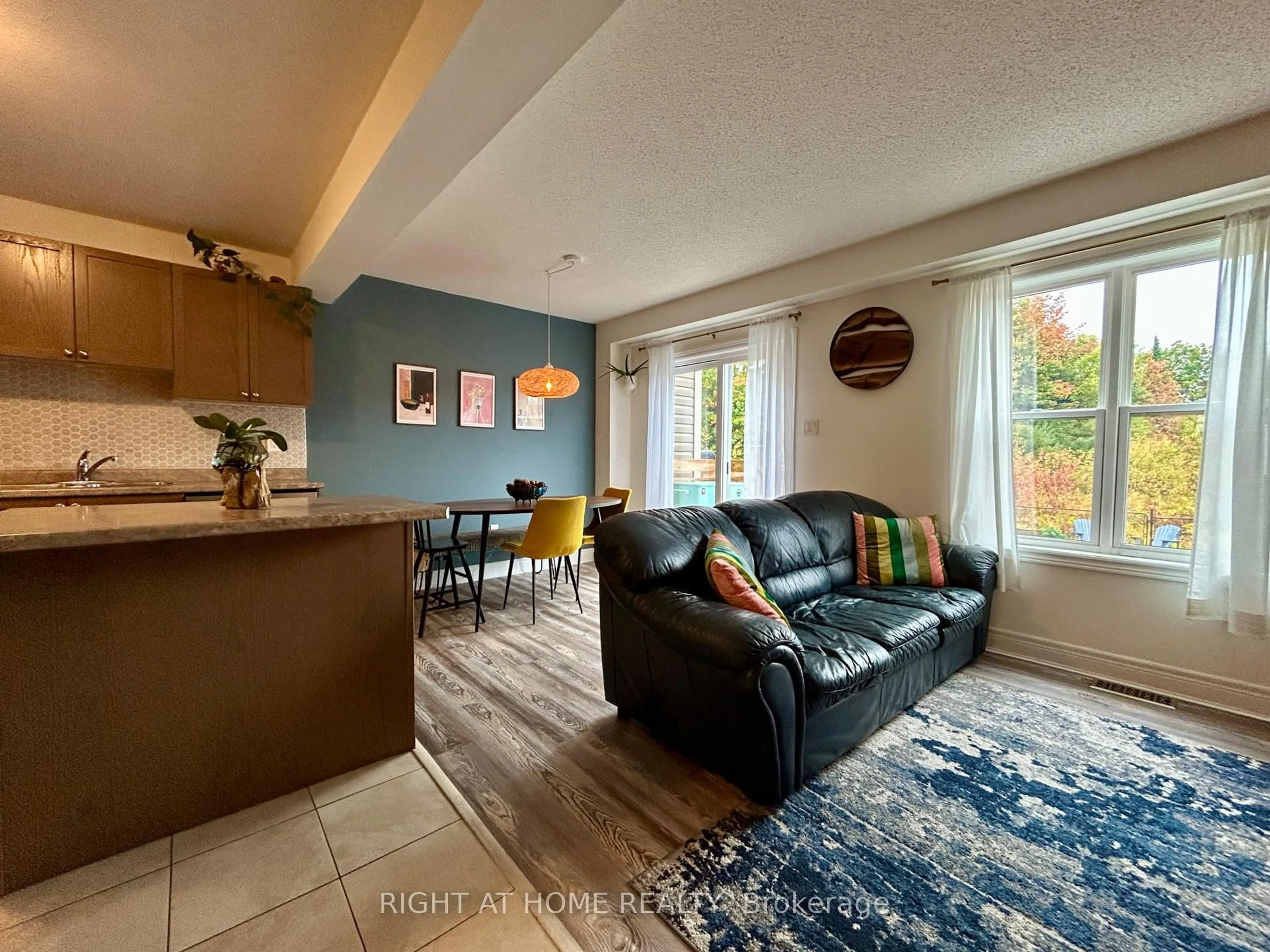 Living room with furniture, unknown for 68 Little Ryans Way, Bracebridge Ontario P1L 0C3