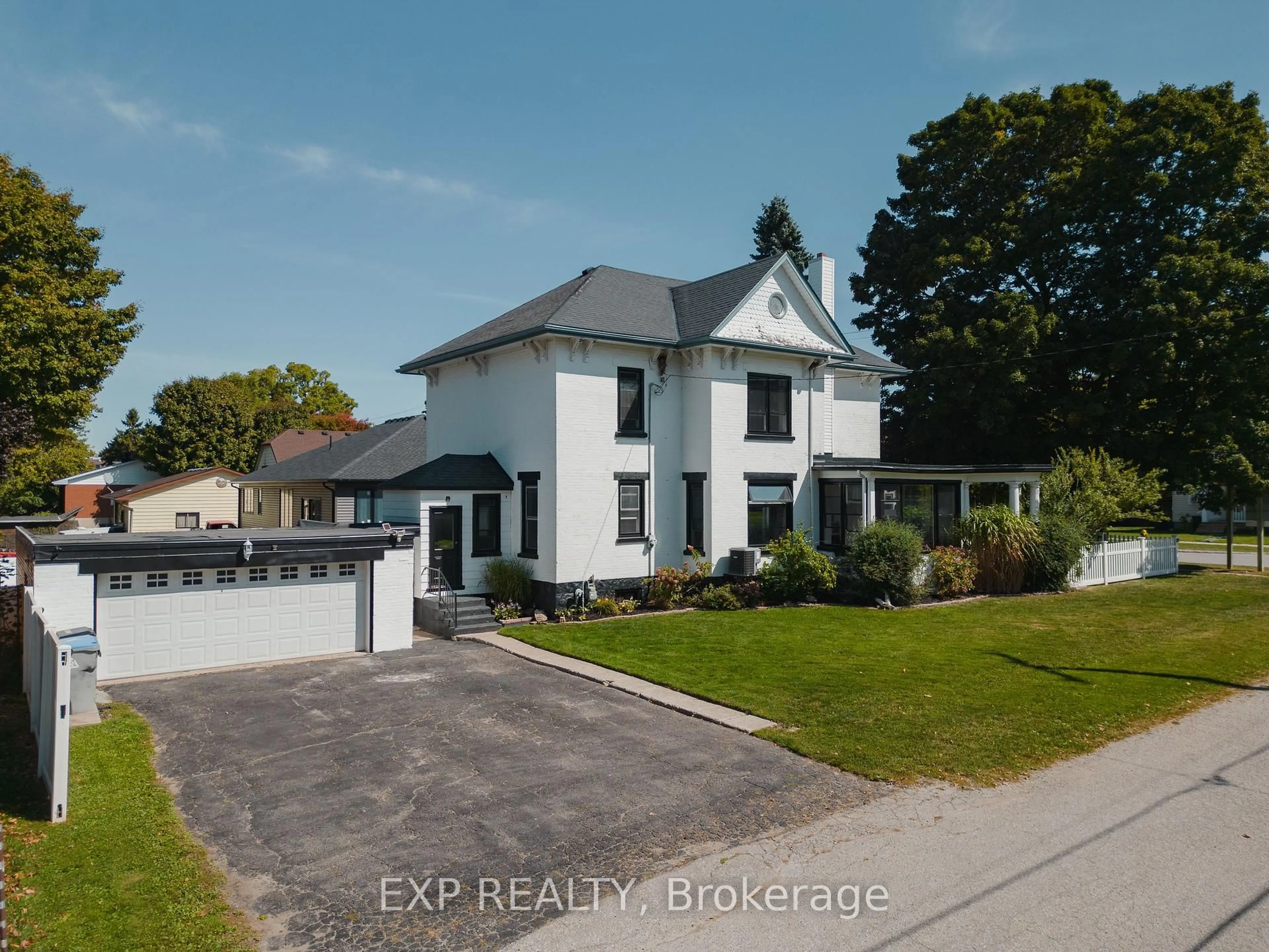 A pic from outside/outdoor area/front of a property/back of a property/a pic from drone, street for 290 Turnberry St, Huron East Ontario N0G 1H0