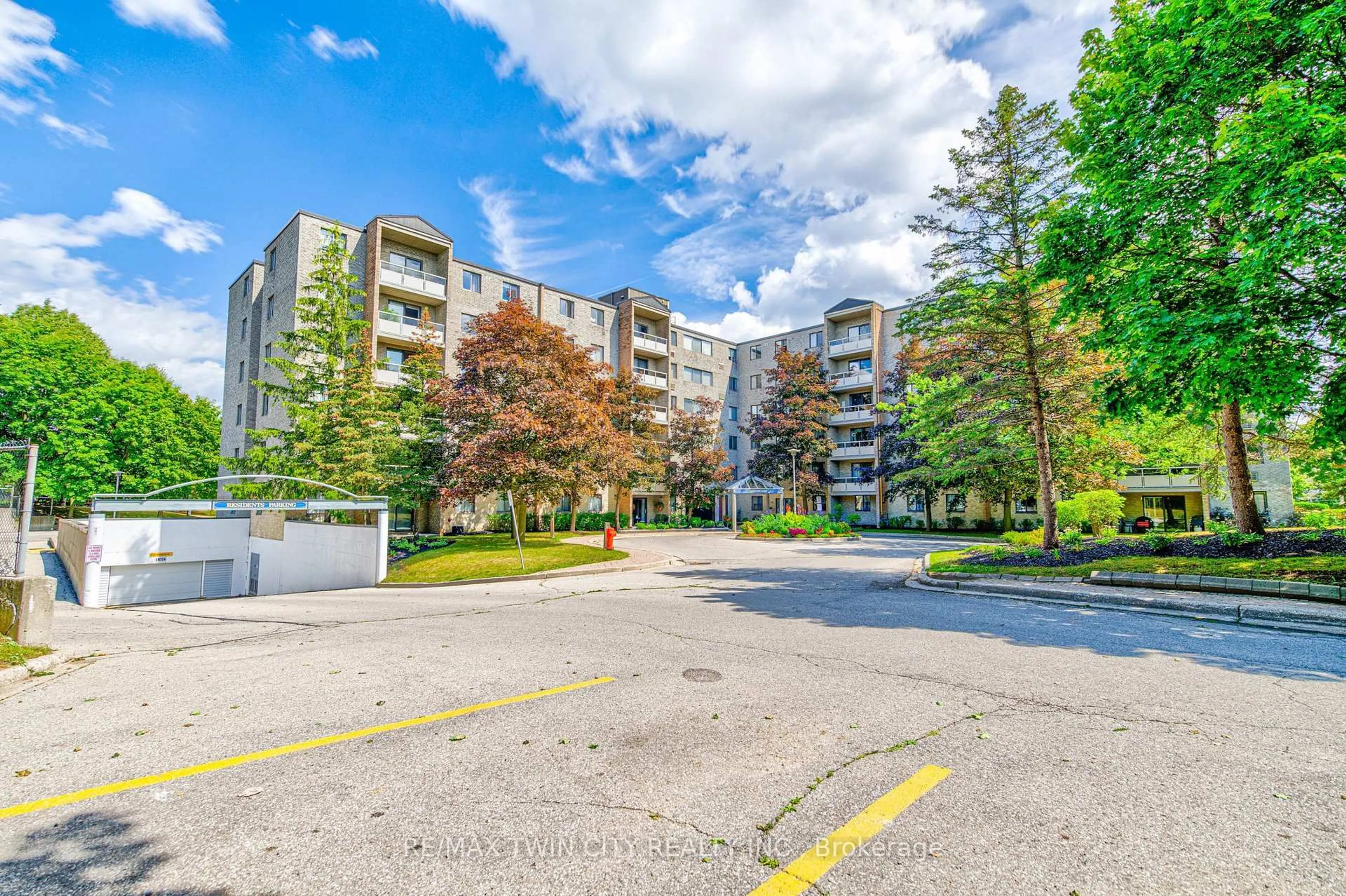 Unknown for 93 Westwood Rd #206, Guelph Ontario N1H 7J7