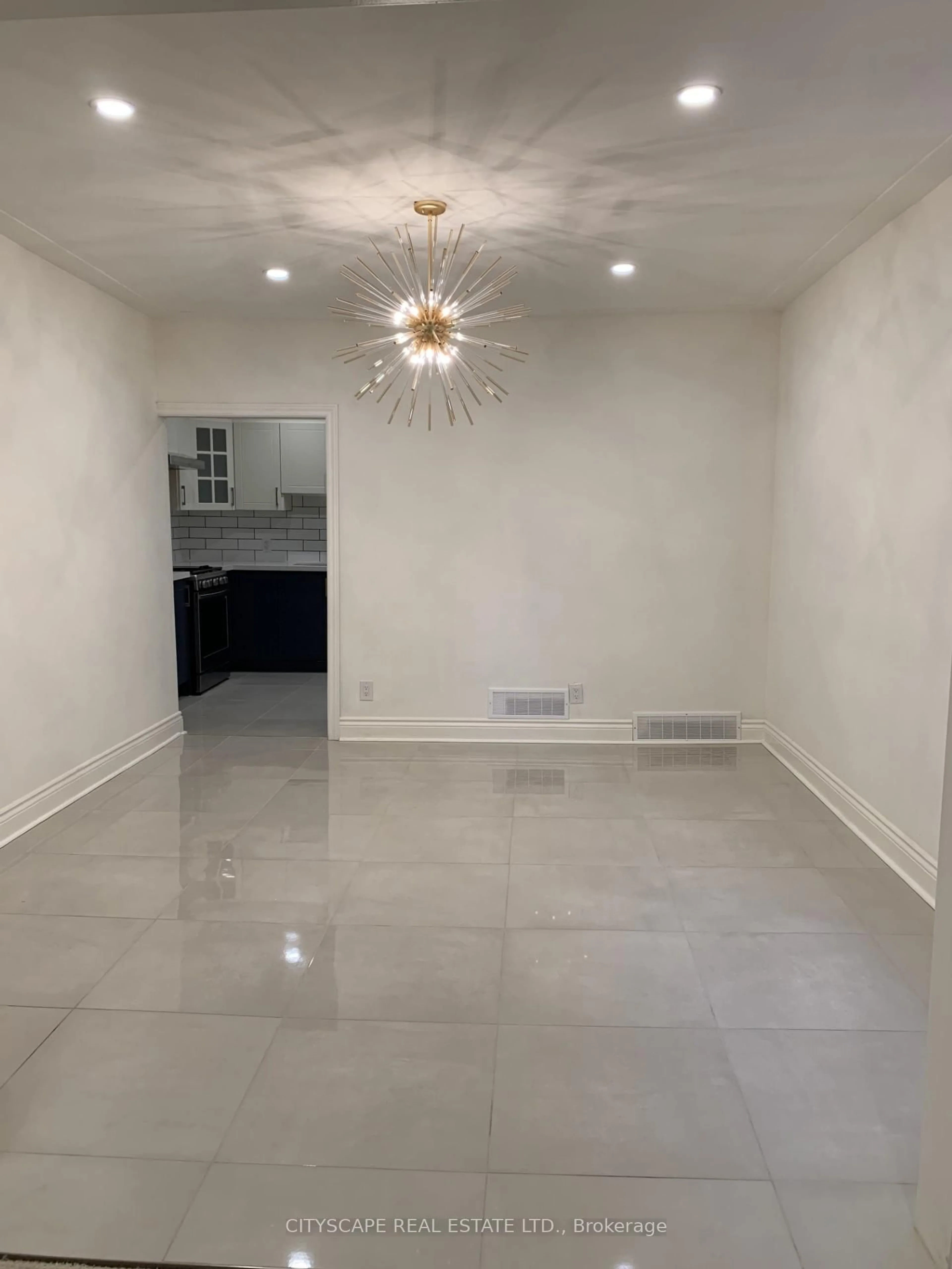 A pic of a room for 12 Kinrade Ave, Hamilton Ontario L8L 6L6