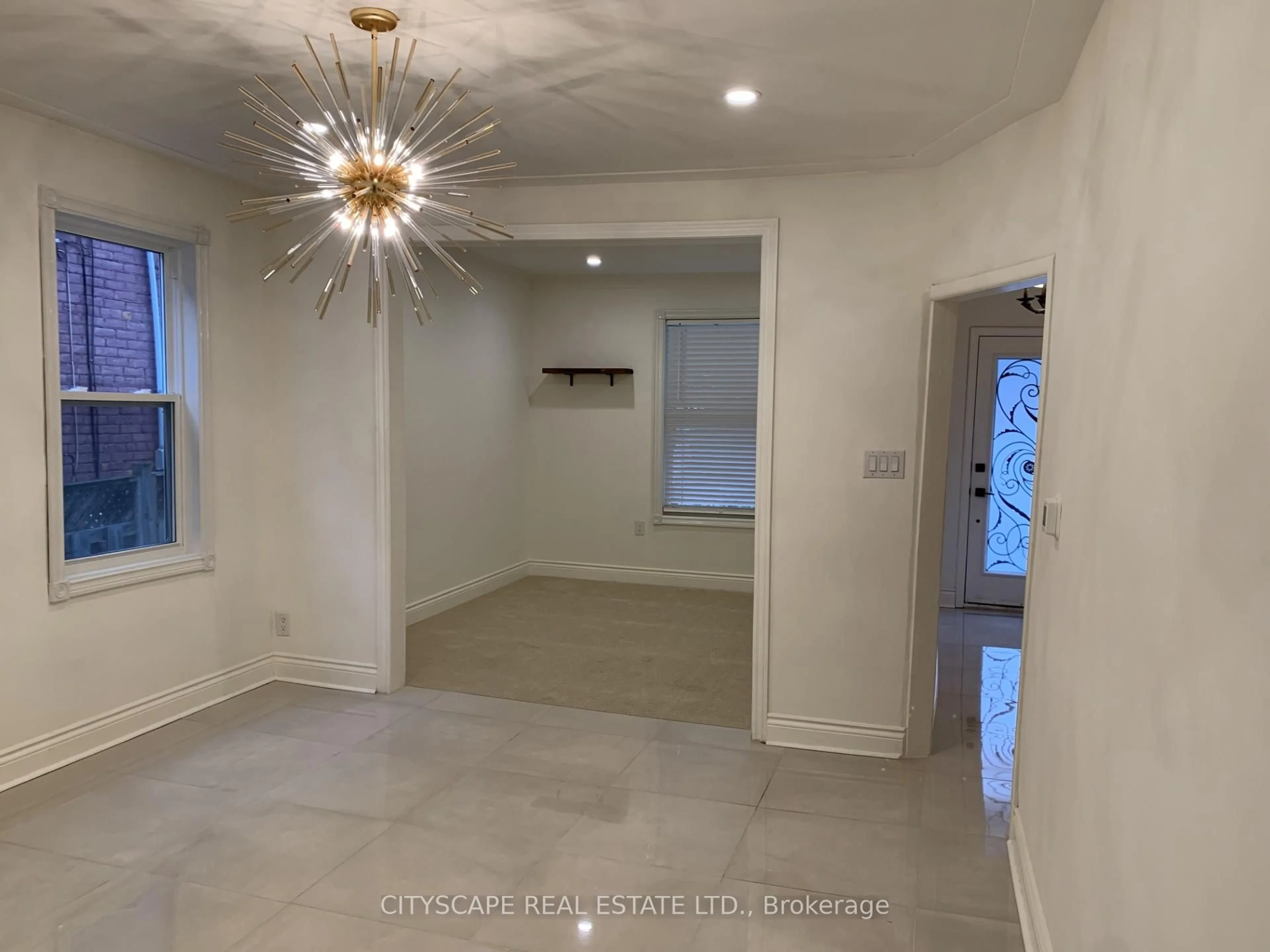 A pic of a room for 12 Kinrade Ave, Hamilton Ontario L8L 6L6