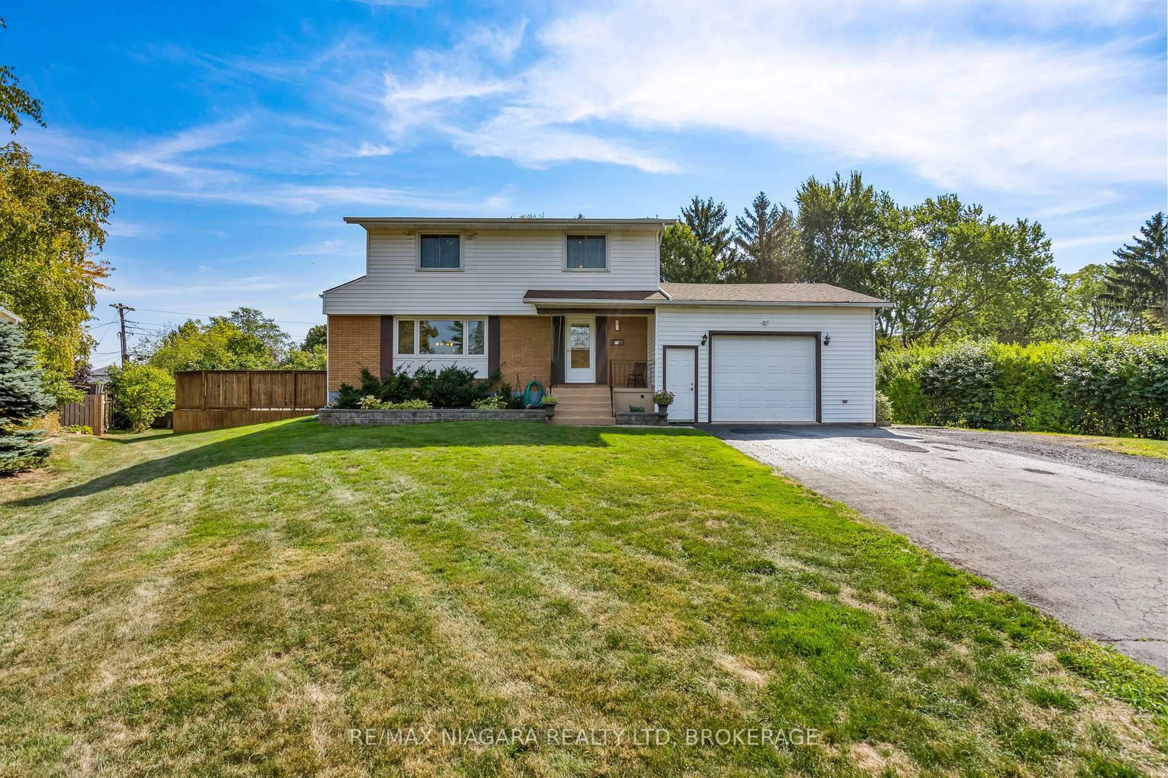 Unknown for 28 Thorncrest Rd, Port Colborne Ontario L3K 5C6
