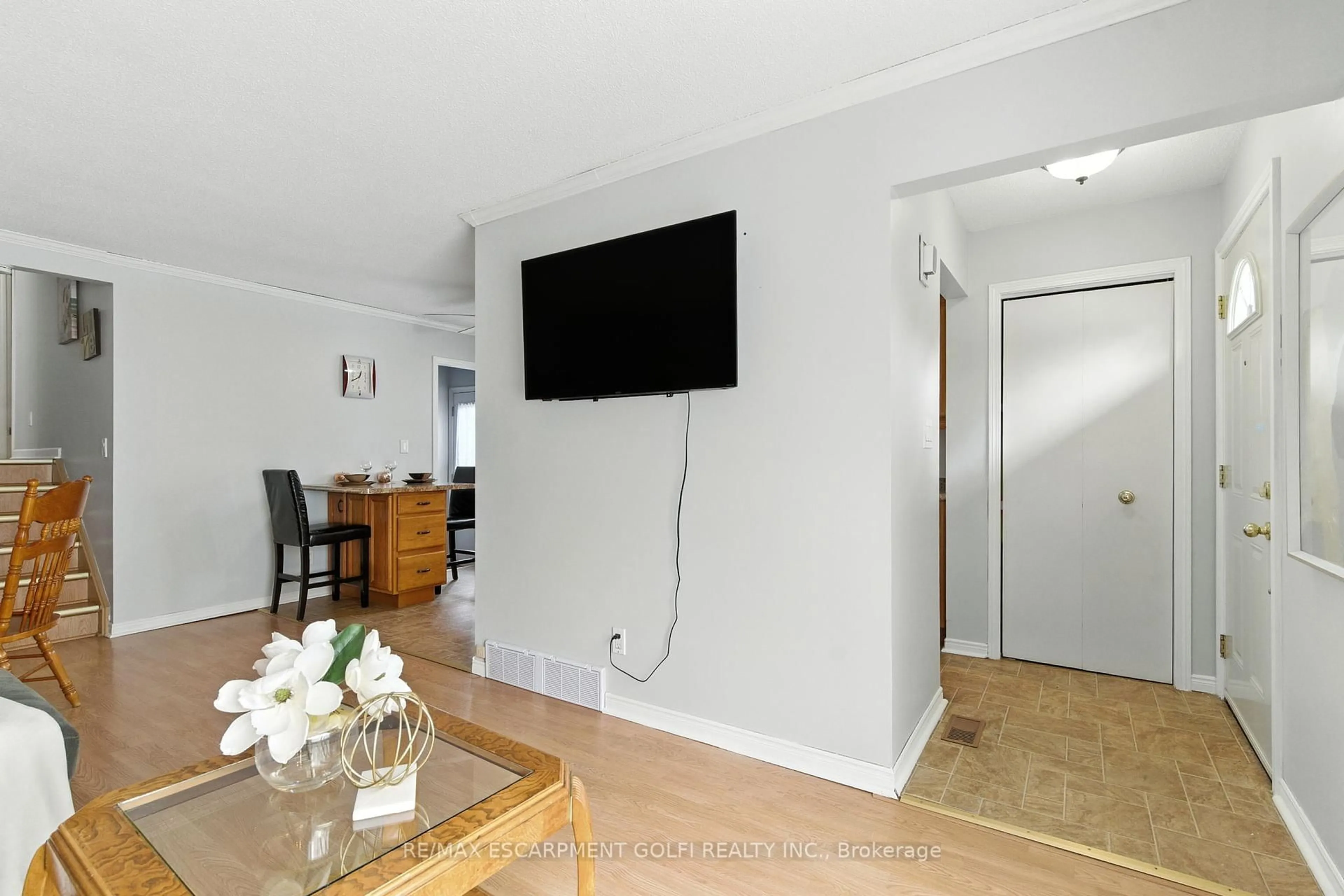 A pic of a room for 30 RAINBOW Crt, Welland Ontario L3C 6R4