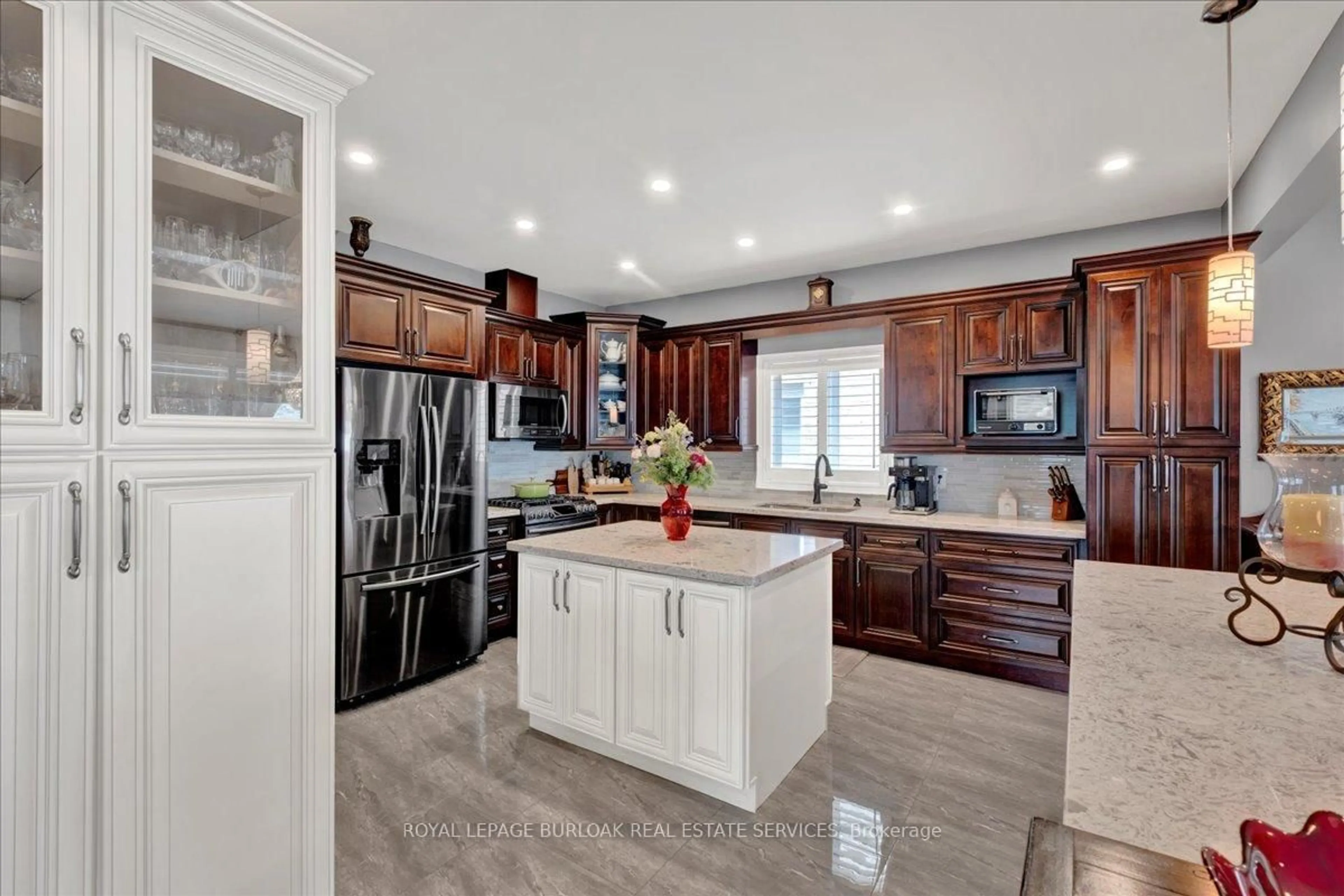 Open concept kitchen, ceramic/tile floor for 89 Eleanor Ave, Hamilton Ontario L8W 1C8