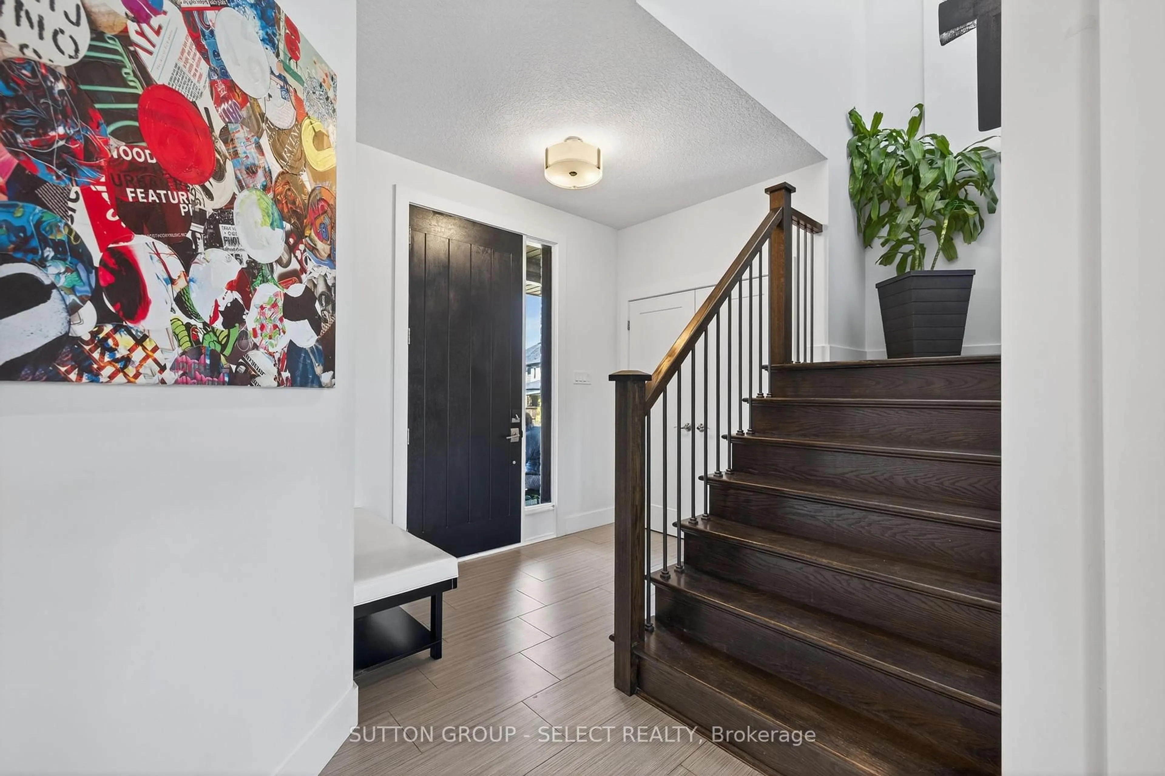 Indoor entryway for 1879 Couldridge Way, London North Ontario N6G 5B4