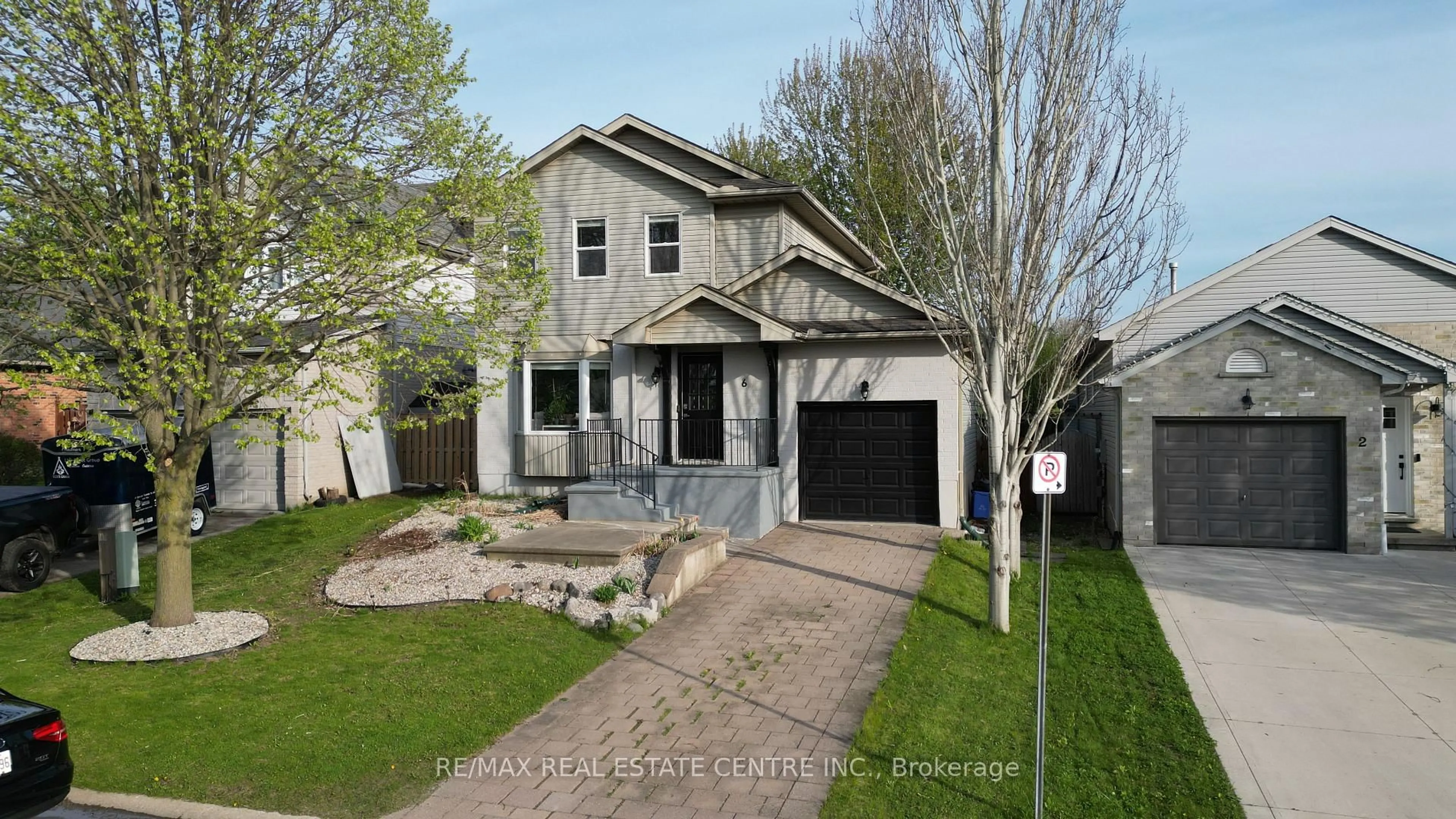 Home with vinyl exterior material, street for 6 Eula White Pl, London South Ontario N5Z 5C2