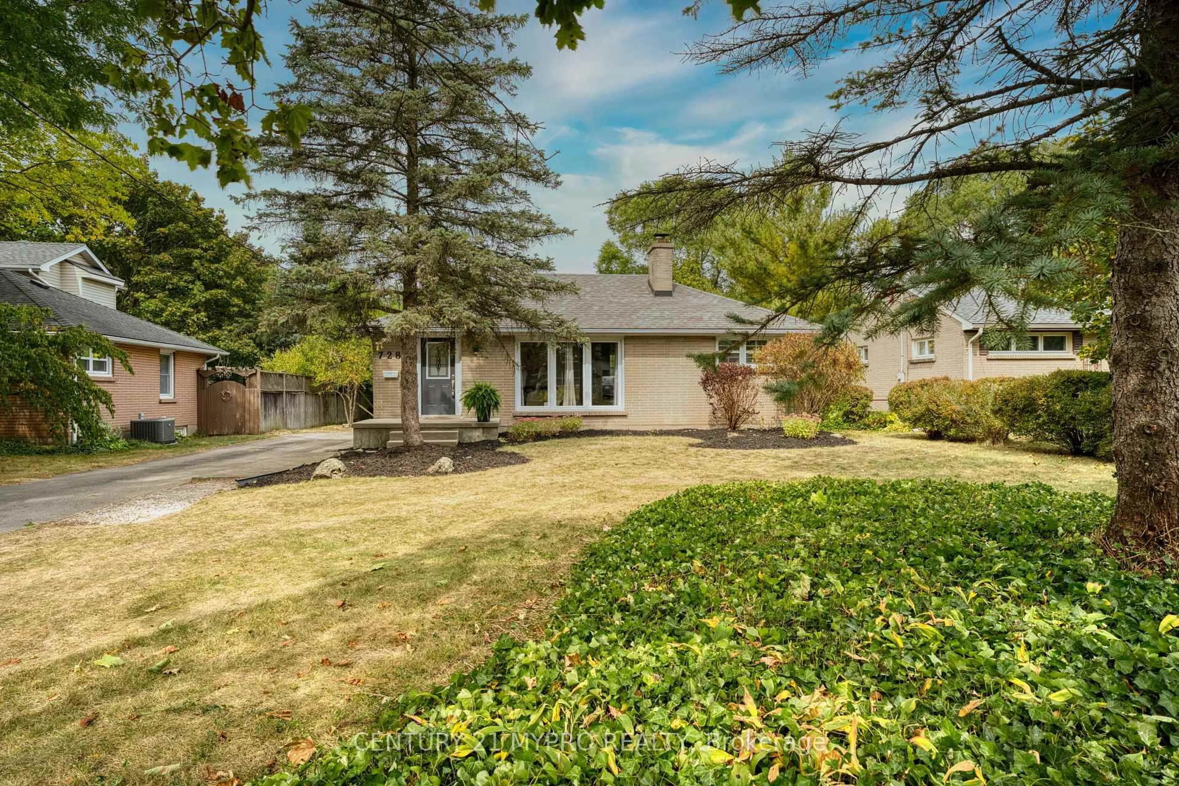 Unknown for 728 Leroy Ave, London East Ontario N5Y 4G5