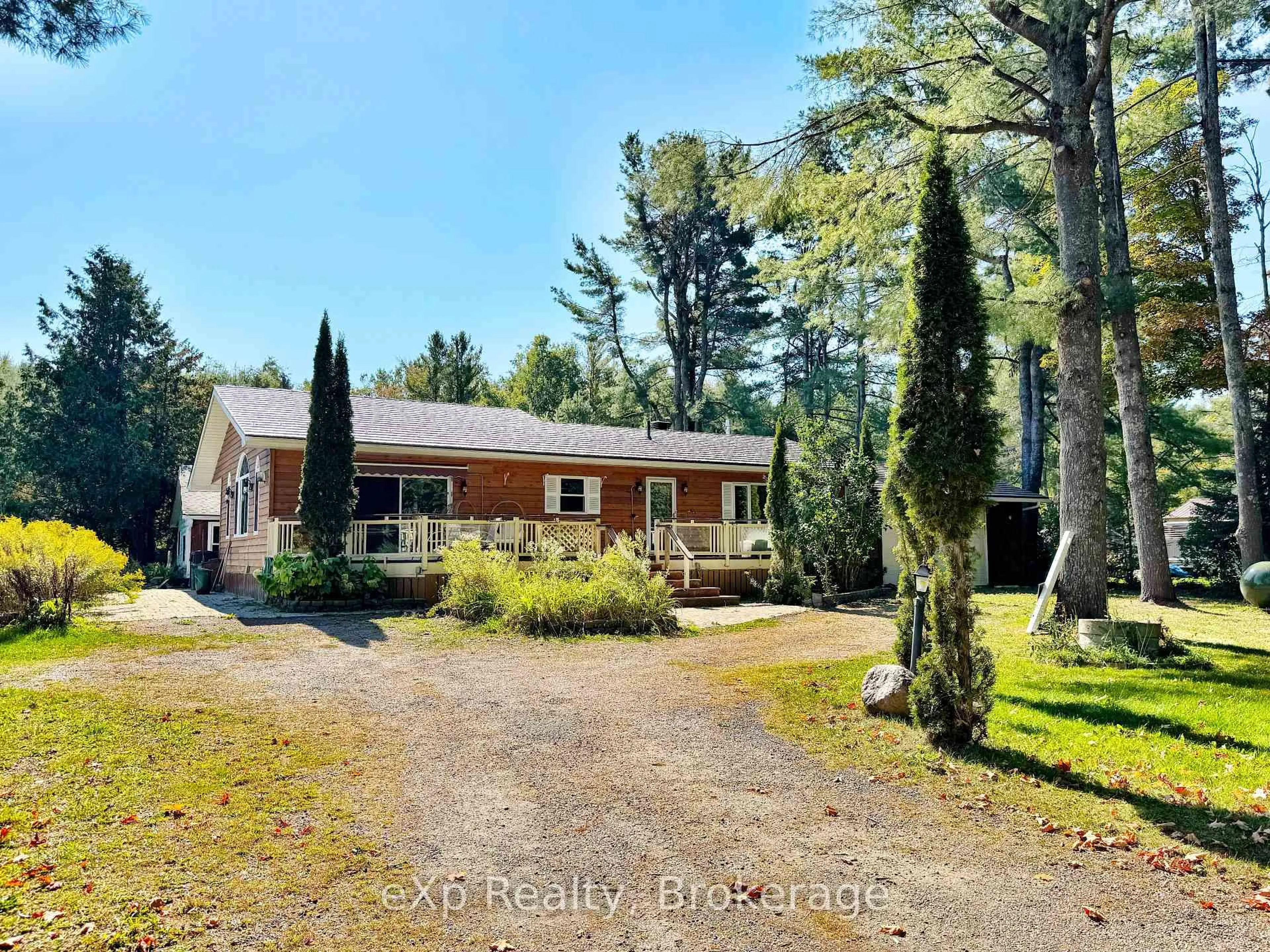 A pic from outside/outdoor area/front of a property/back of a property/a pic from drone, unknown for 180 Beaumont Dr, Bracebridge Ontario P1L 1X2