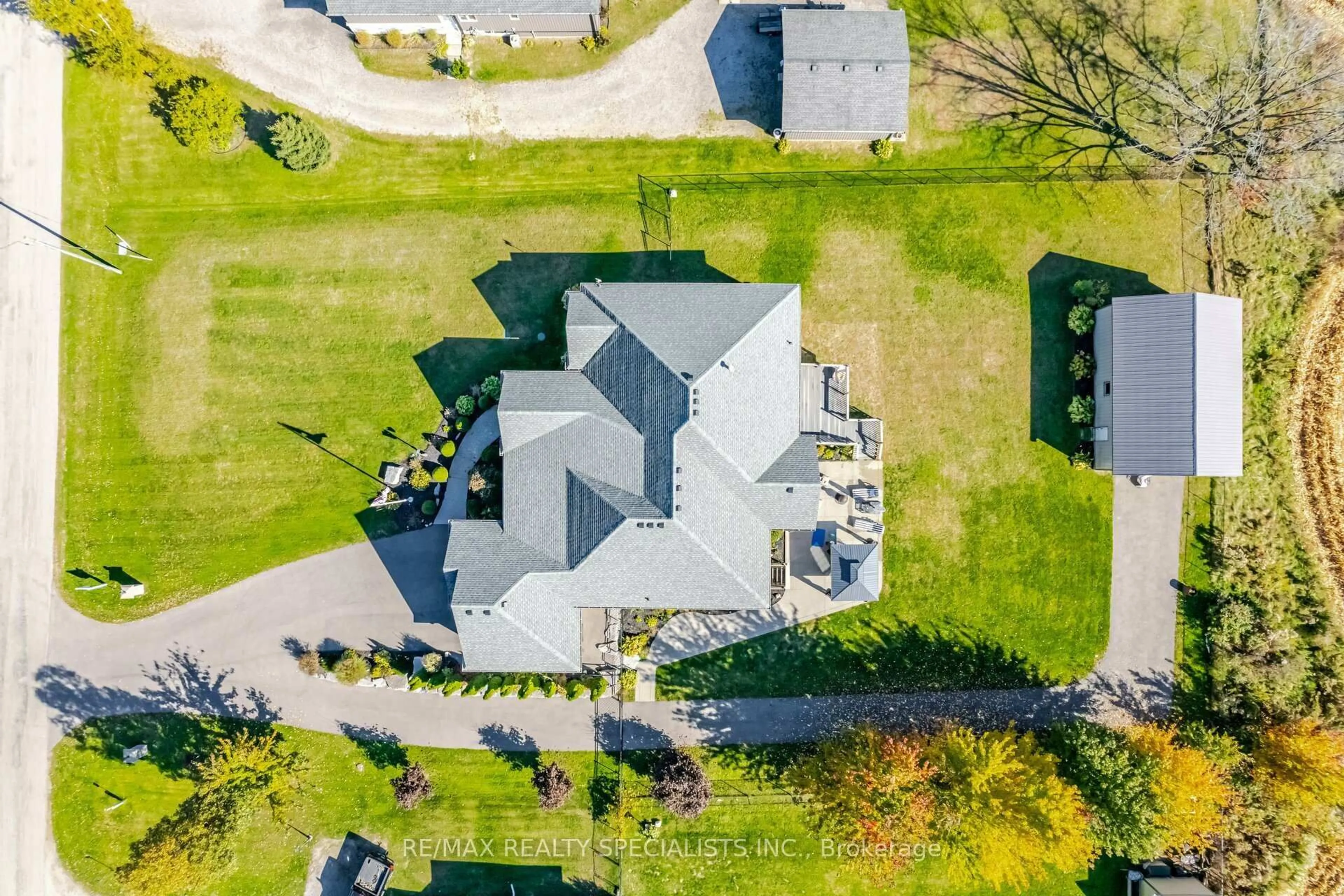 A pic from outside/outdoor area/front of a property/back of a property/a pic from drone, street for 339 Sixth Concession Rd, Brant Ontario N0E 1B0