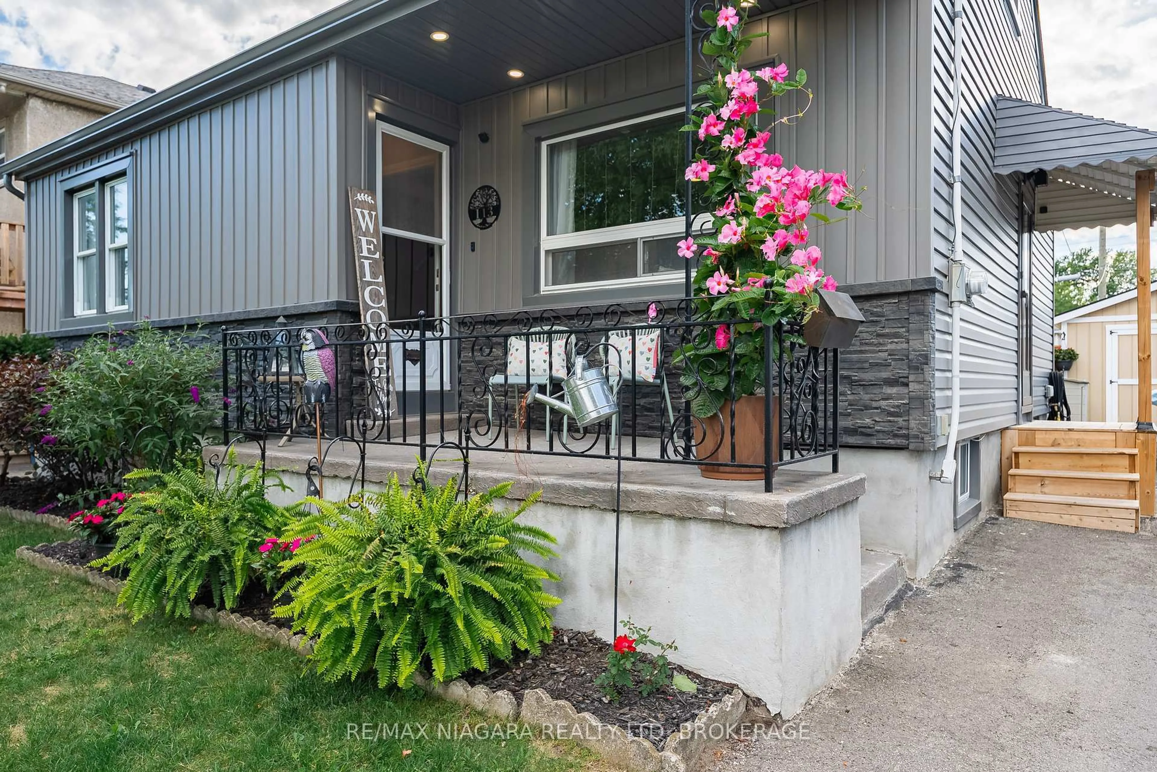 Unknown for 113 LYONS Ave, Welland Ontario L3B 1L9