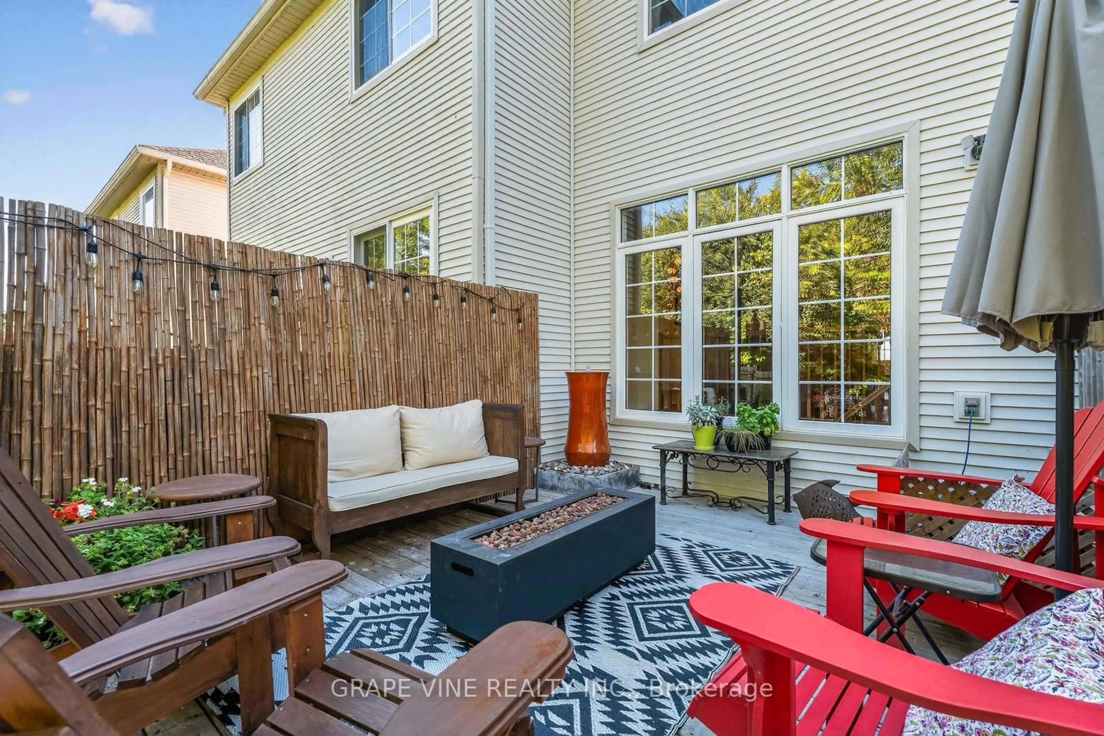 Patio, street for 19 Fieldberry Private, Ottawa Ontario K2J 5E7
