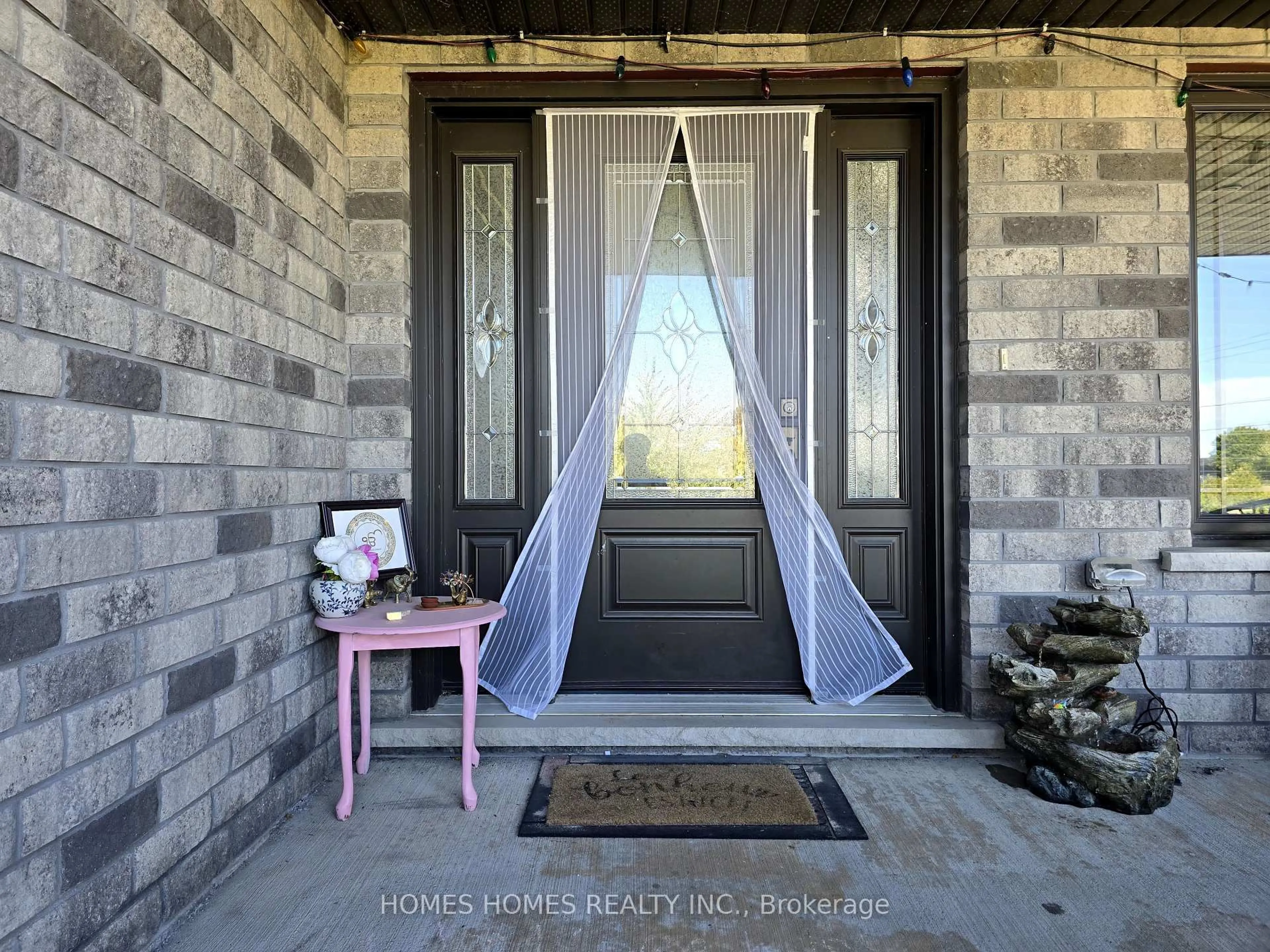 Indoor entryway for 192 RUBY'S Cres, Wellington North Ontario N0G 2L2