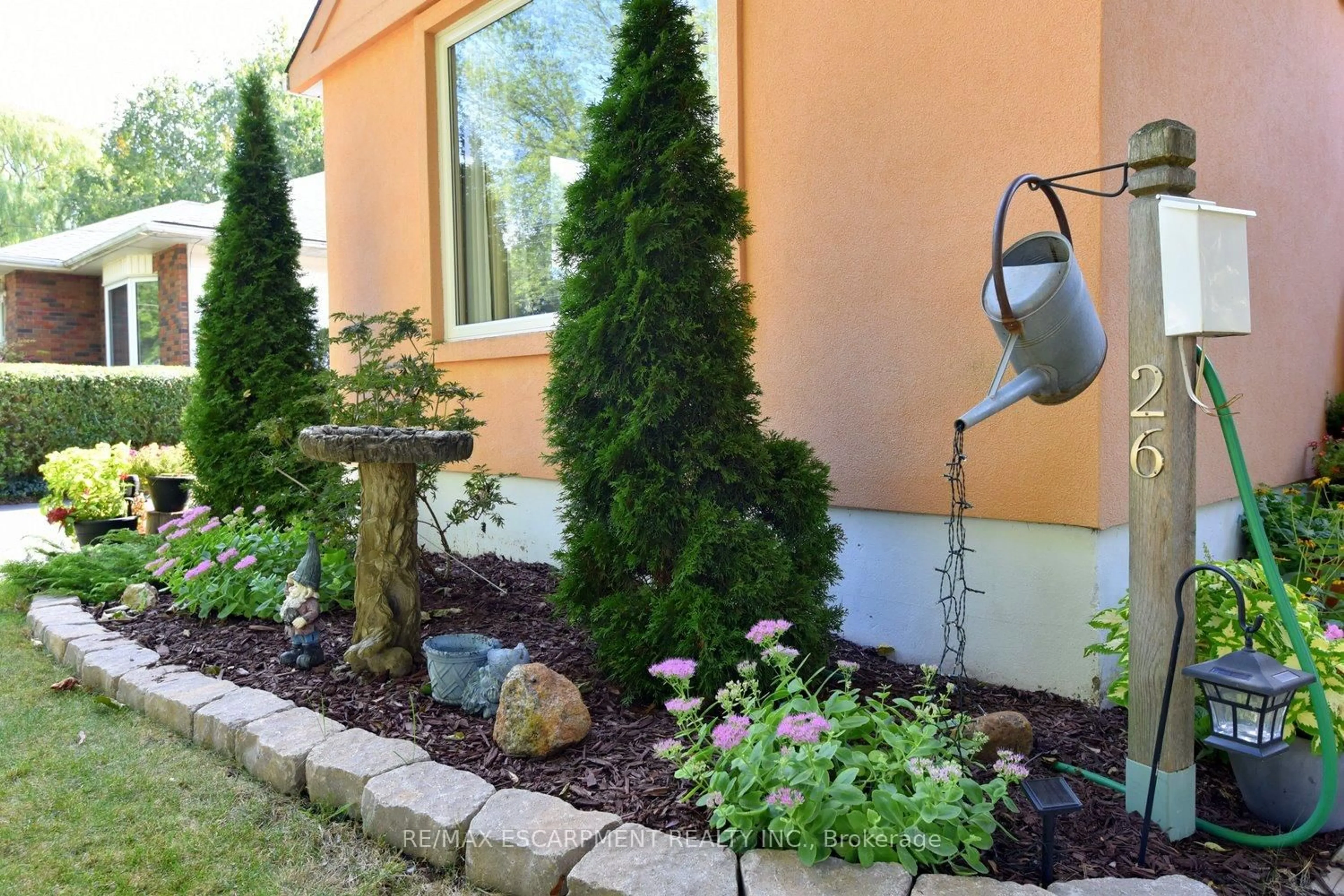 Patio, street for 26 Heywood Ave, St. Catharines Ontario L2M 2M8