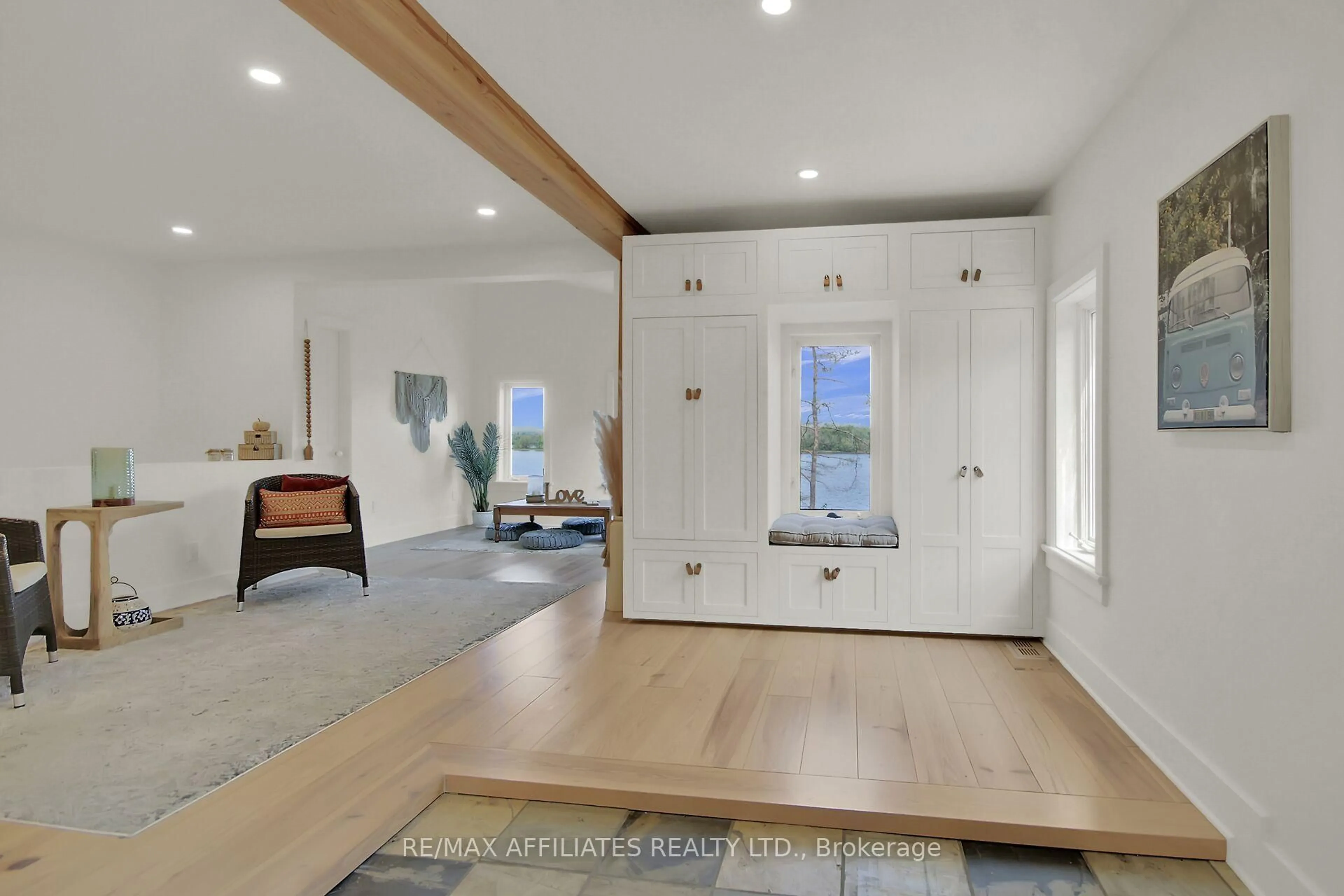 Indoor entryway for 300 Riverwood Dr, Ottawa Ontario K0A 3M0